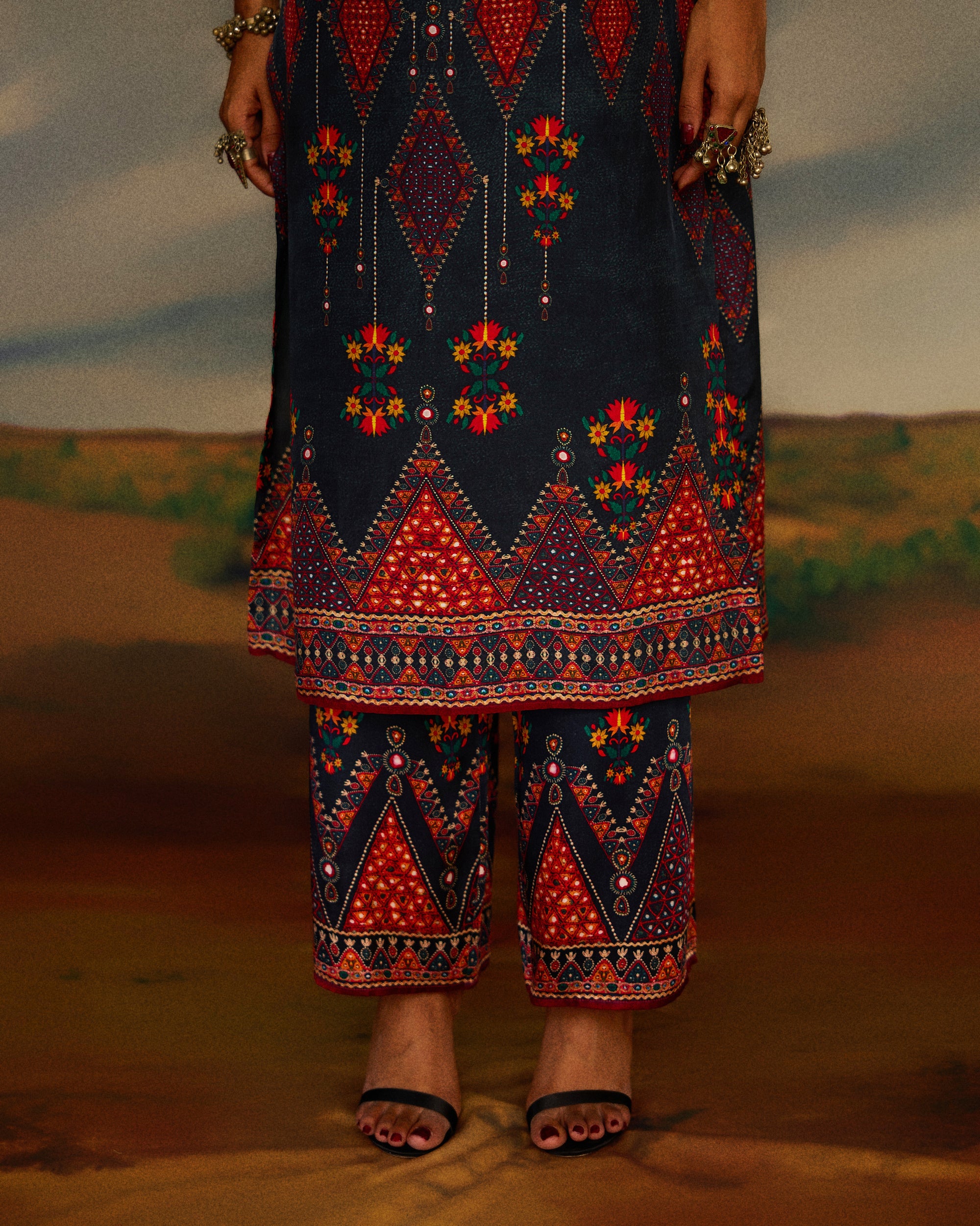 Kutch : Champa - Charcoal