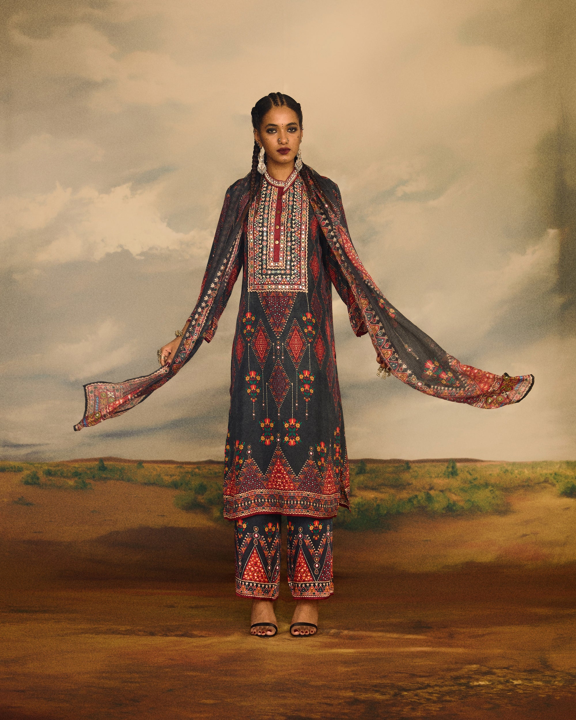 Kutch : Champa - Charcoal