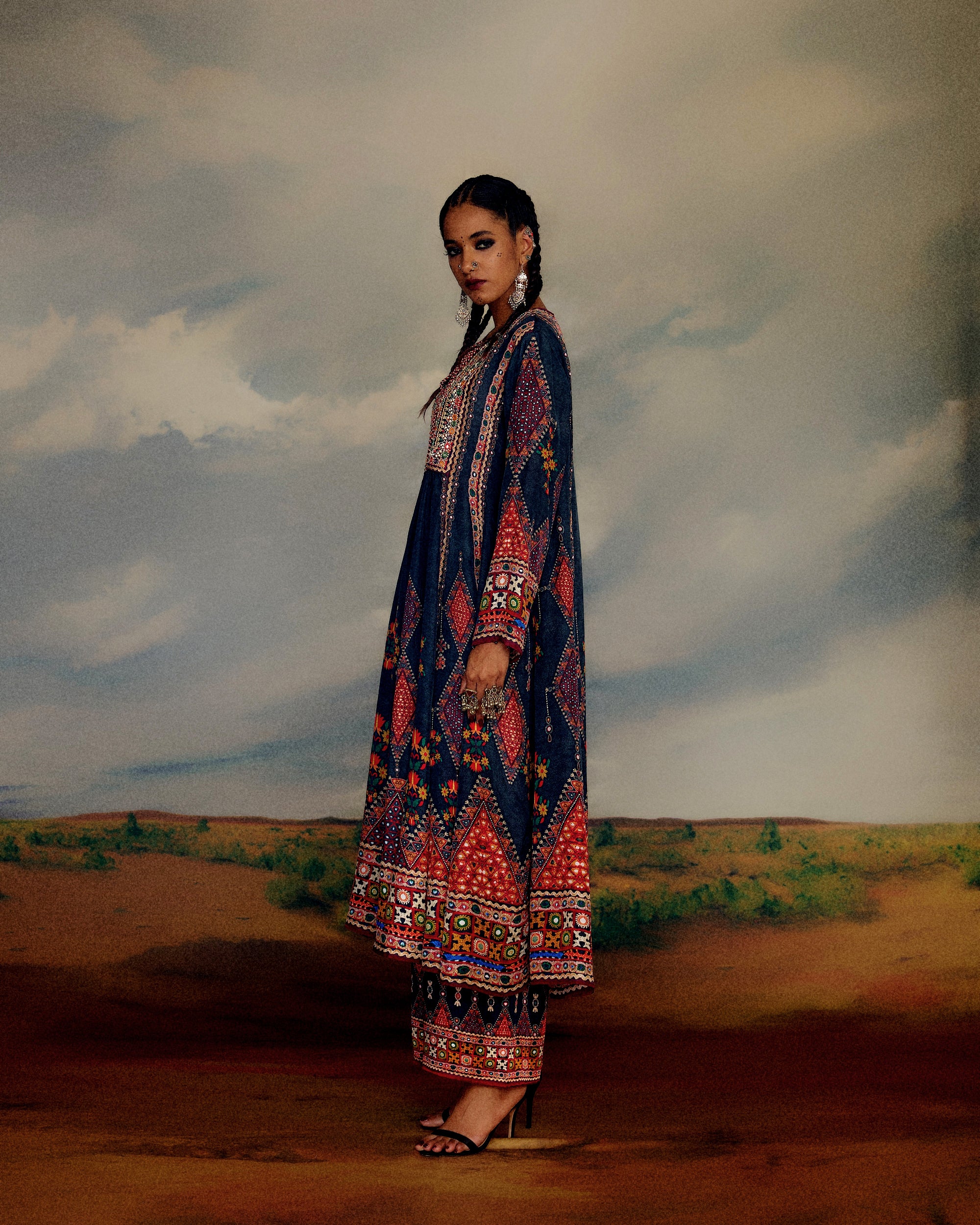 Kutch : Anisha - Charcoal