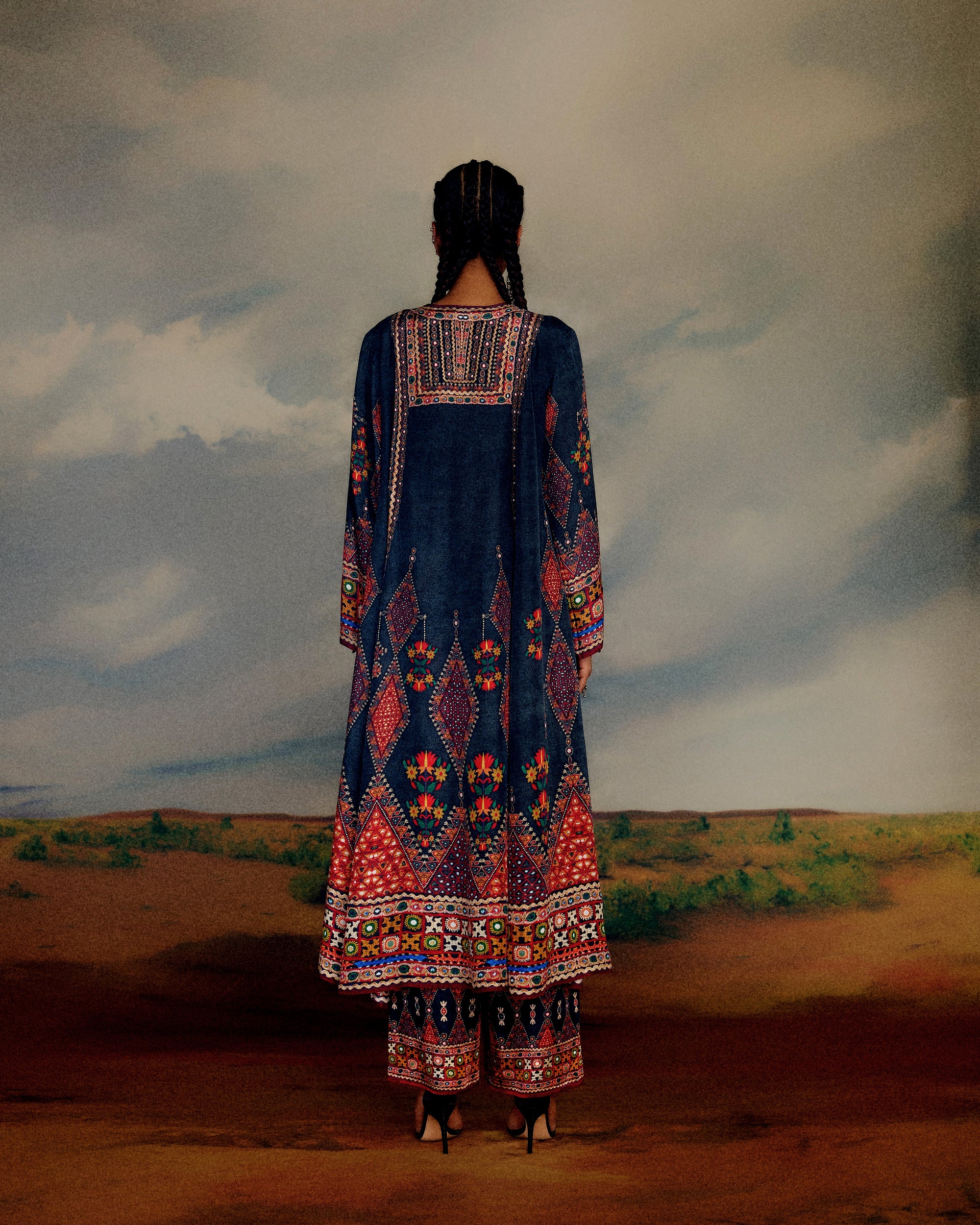 Kutch : Anisha - Charcoal