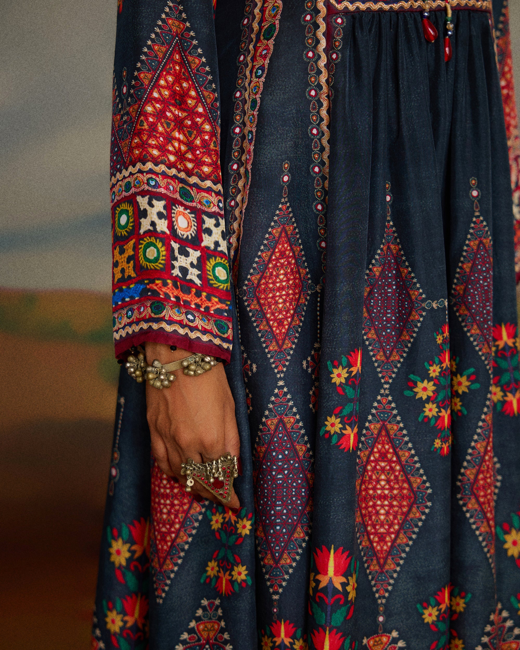 Kutch : Anisha - Charcoal