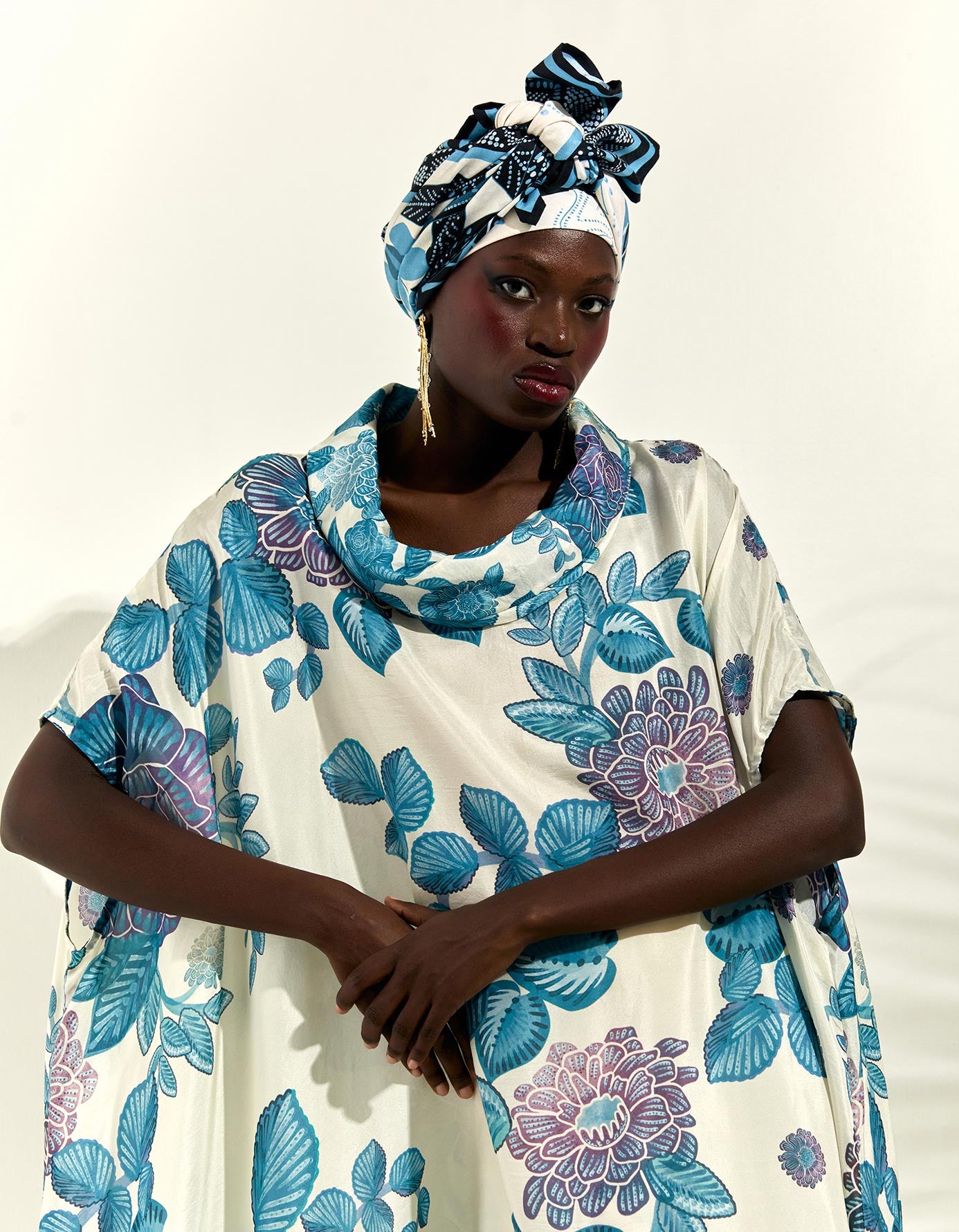 Jamaica : Lavanya - Ivory/Blue