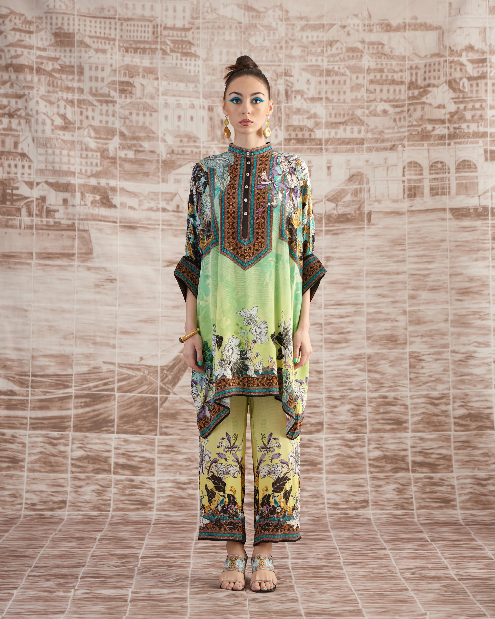 Love in Portofino (Maldives) : Chanel 36" - Aqua/Lime