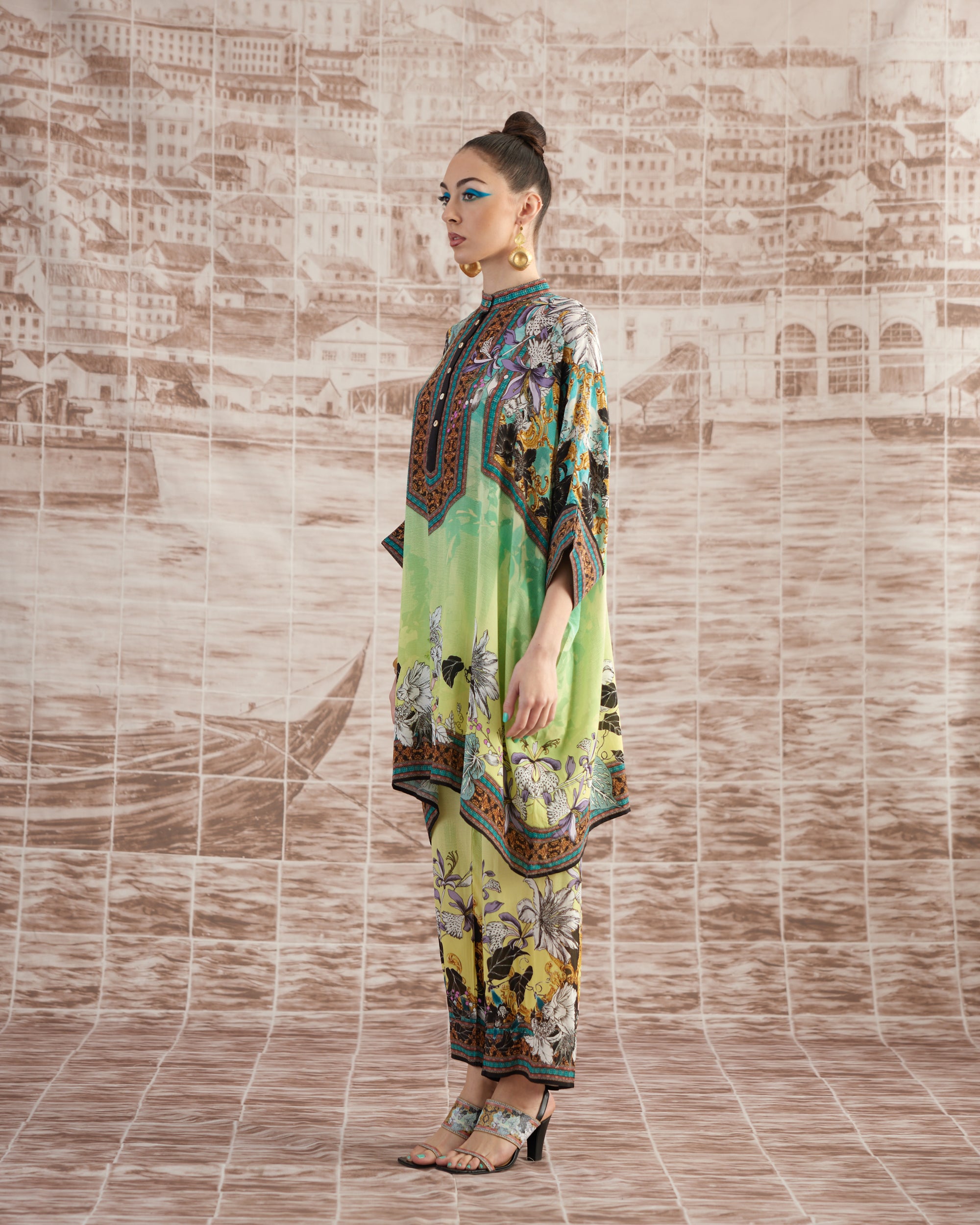 Love in Portofino (Maldives) : Chanel 36" - Aqua/Lime