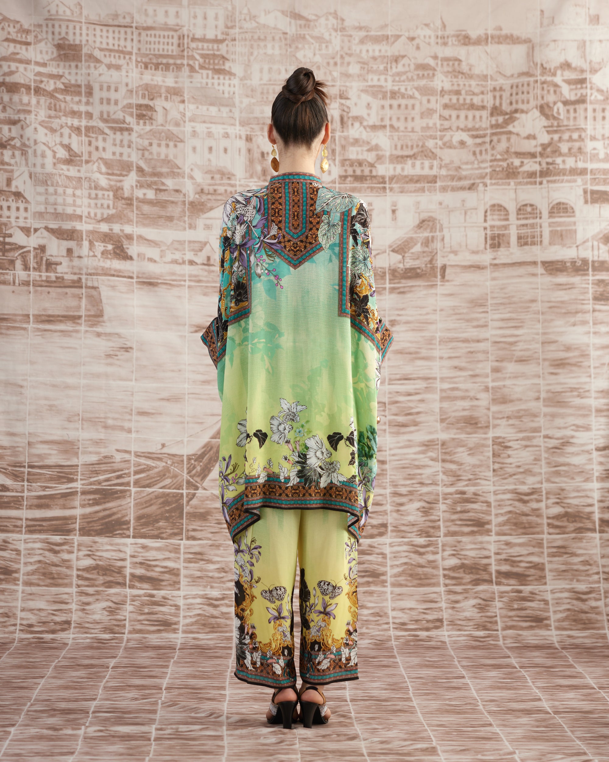 Love in Portofino (Maldives) : Chanel 36" - Aqua/Lime