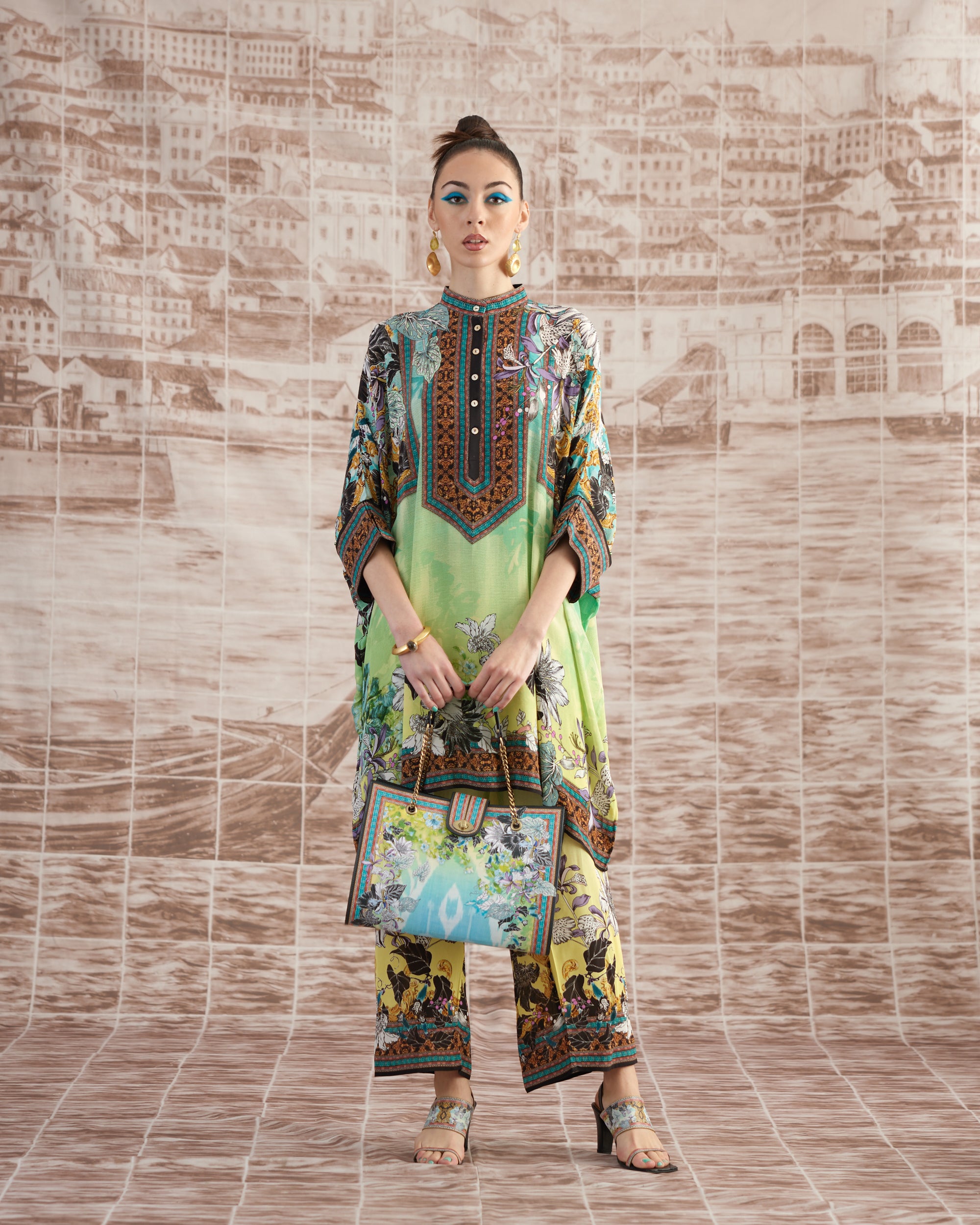 Love in Portofino (Maldives) : Chanel 36" - Aqua/Lime