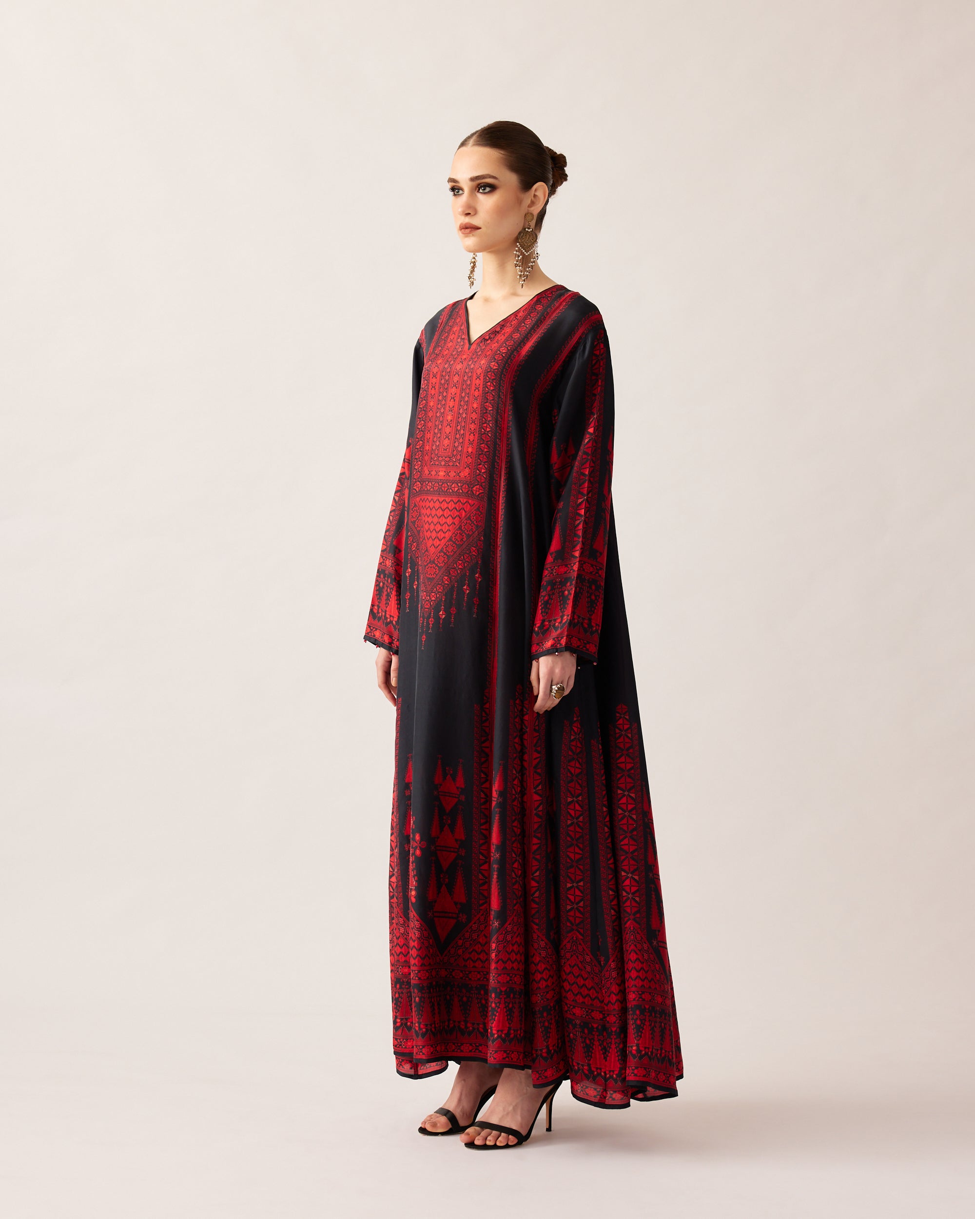 Bukhara : Adavi - Black/Red