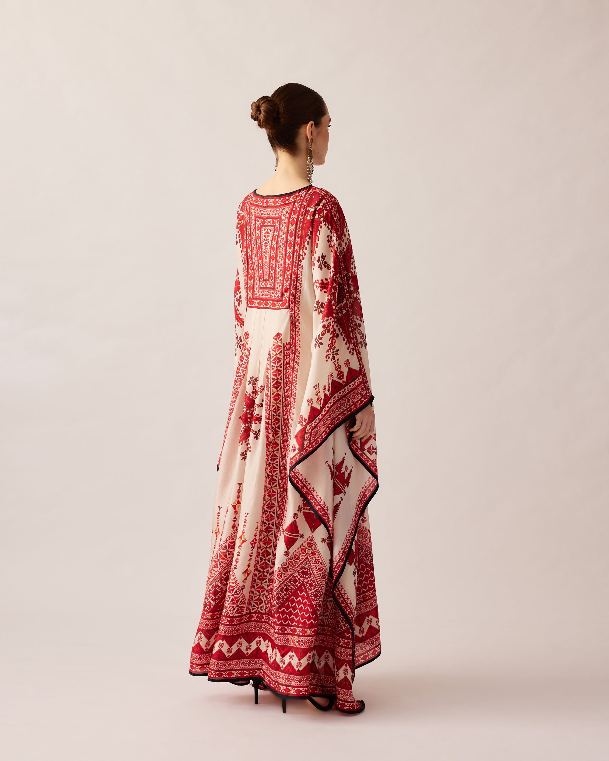Bukhara : Yolanda - Ivory/Red