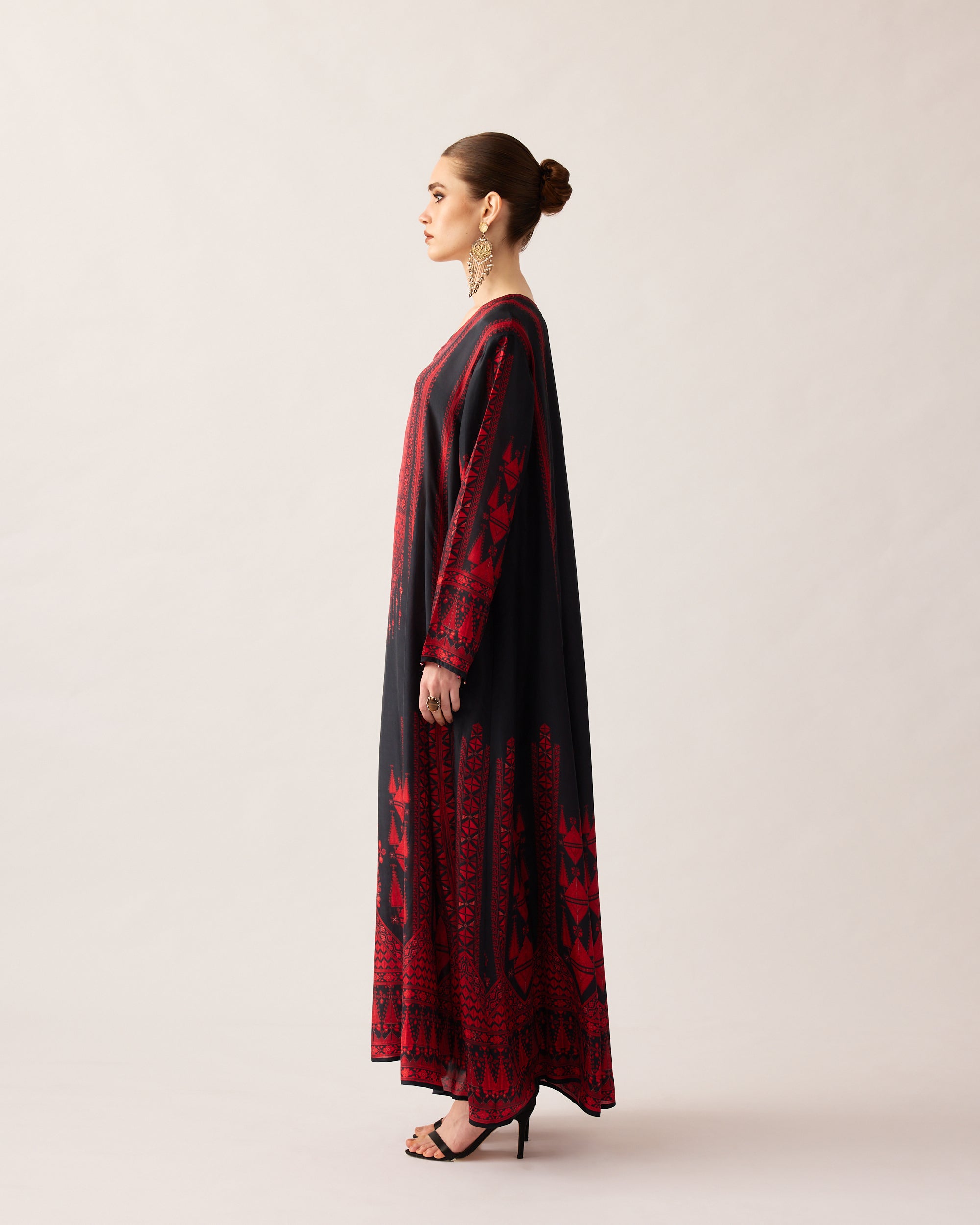 Bukhara : Adavi - Black/Red