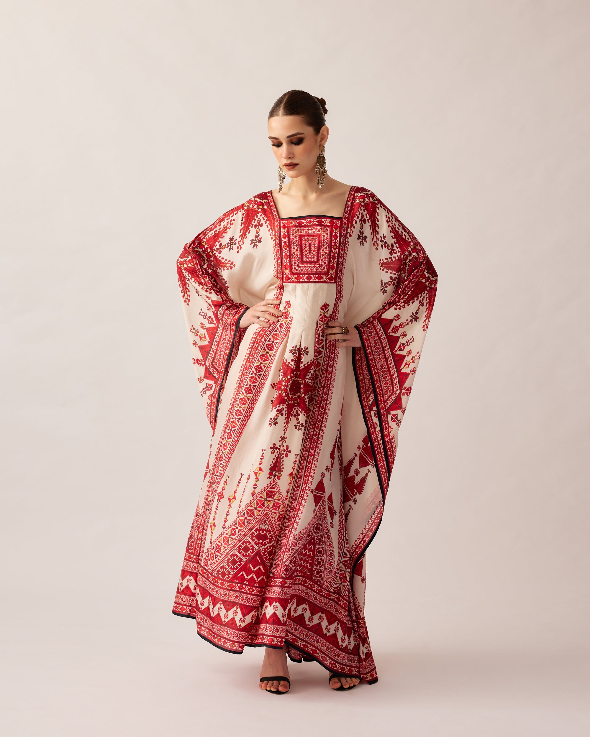 Bukhara : Yolanda - Ivory/Red