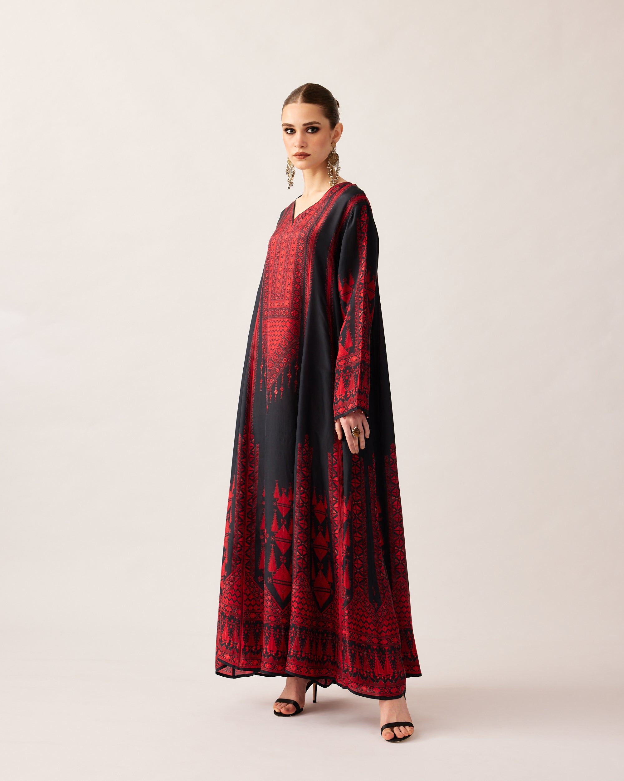 Bukhara : Adavi - Black/Red