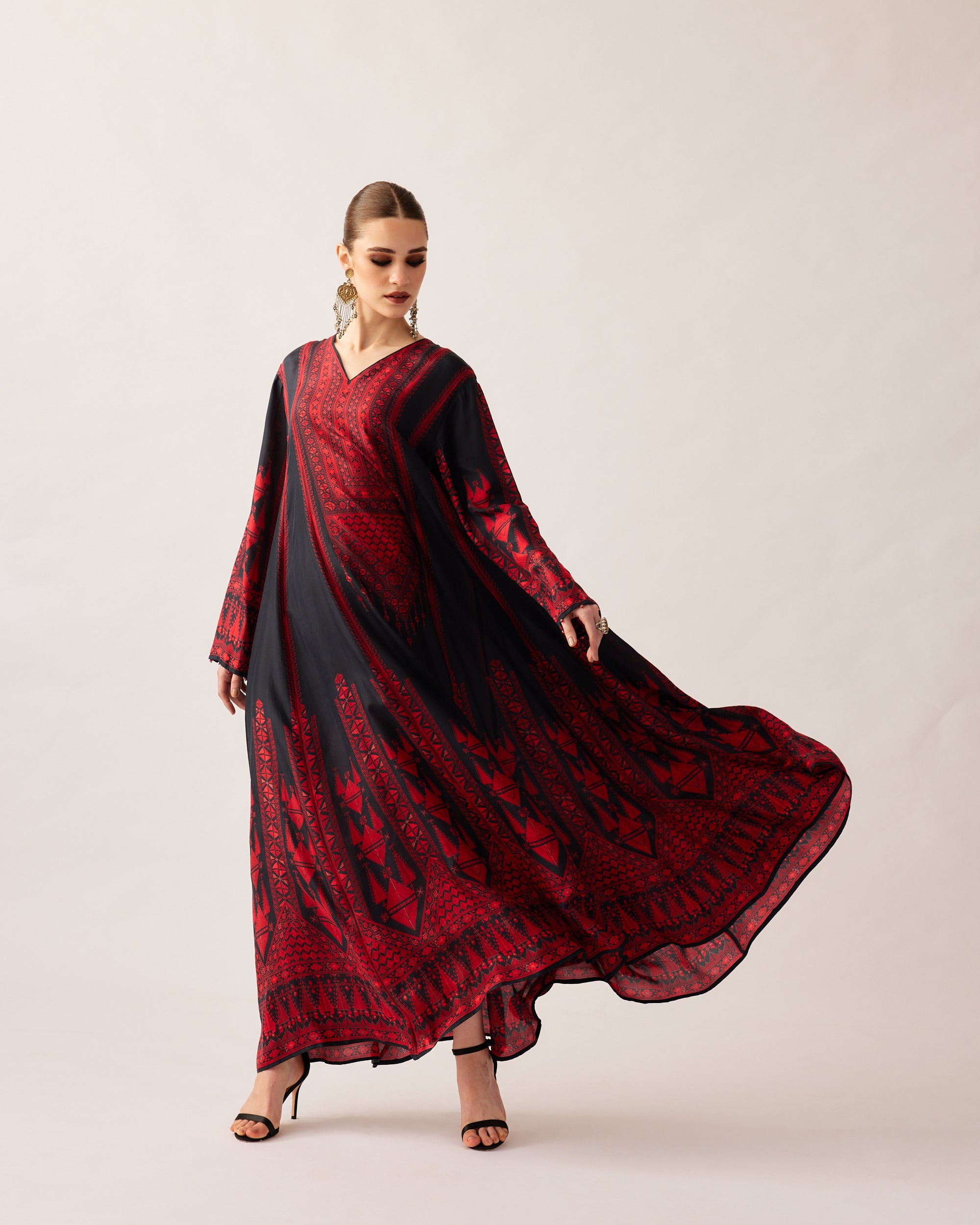 Bukhara : Adavi - Black/Red