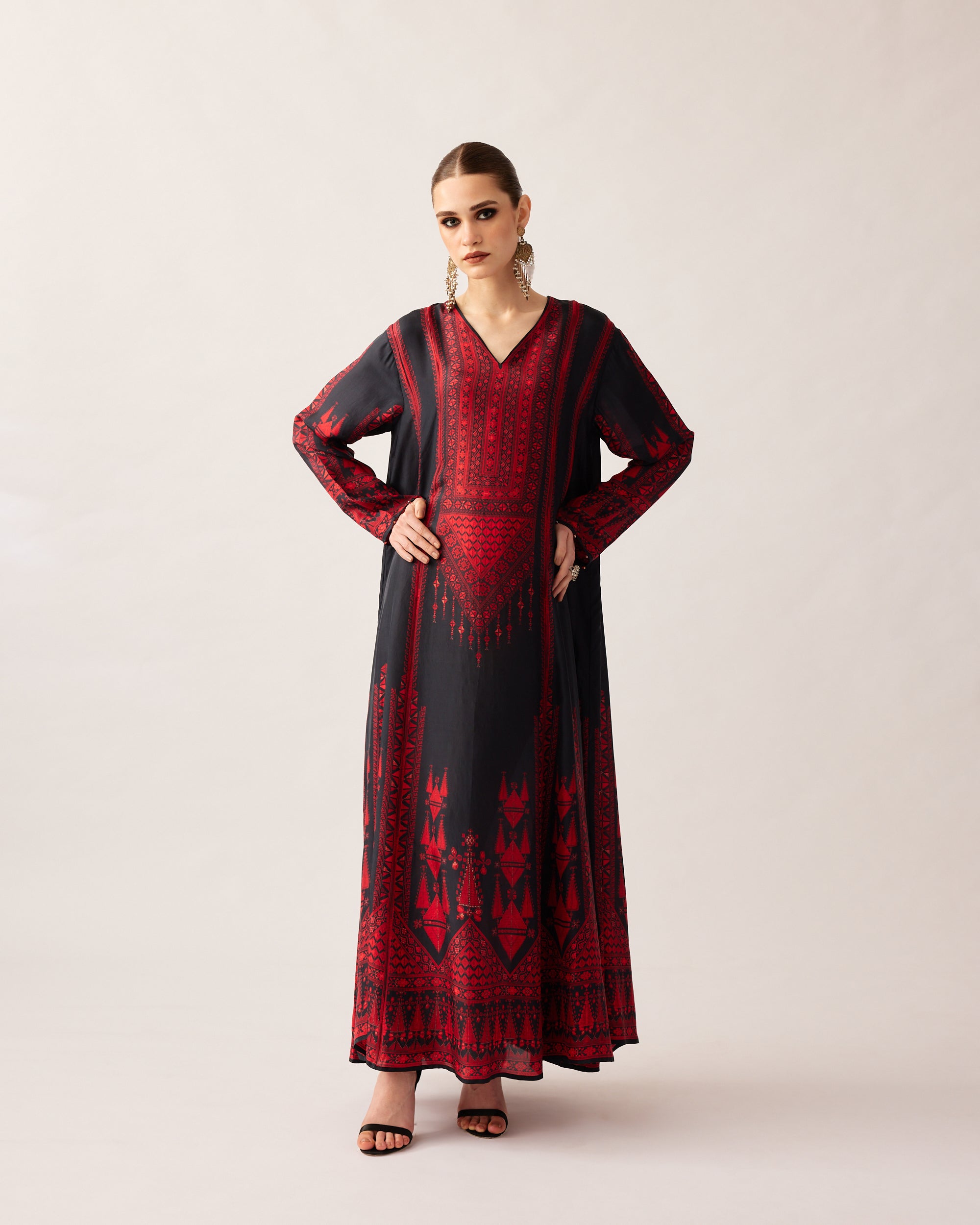 Bukhara : Adavi - Black/Red