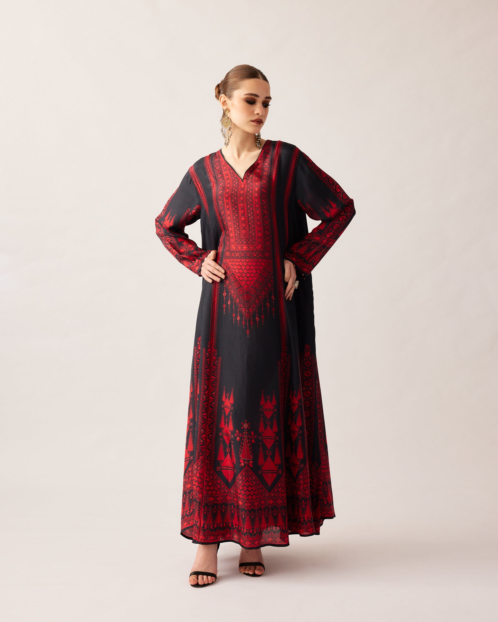 Bukhara : Adavi - Black/Red