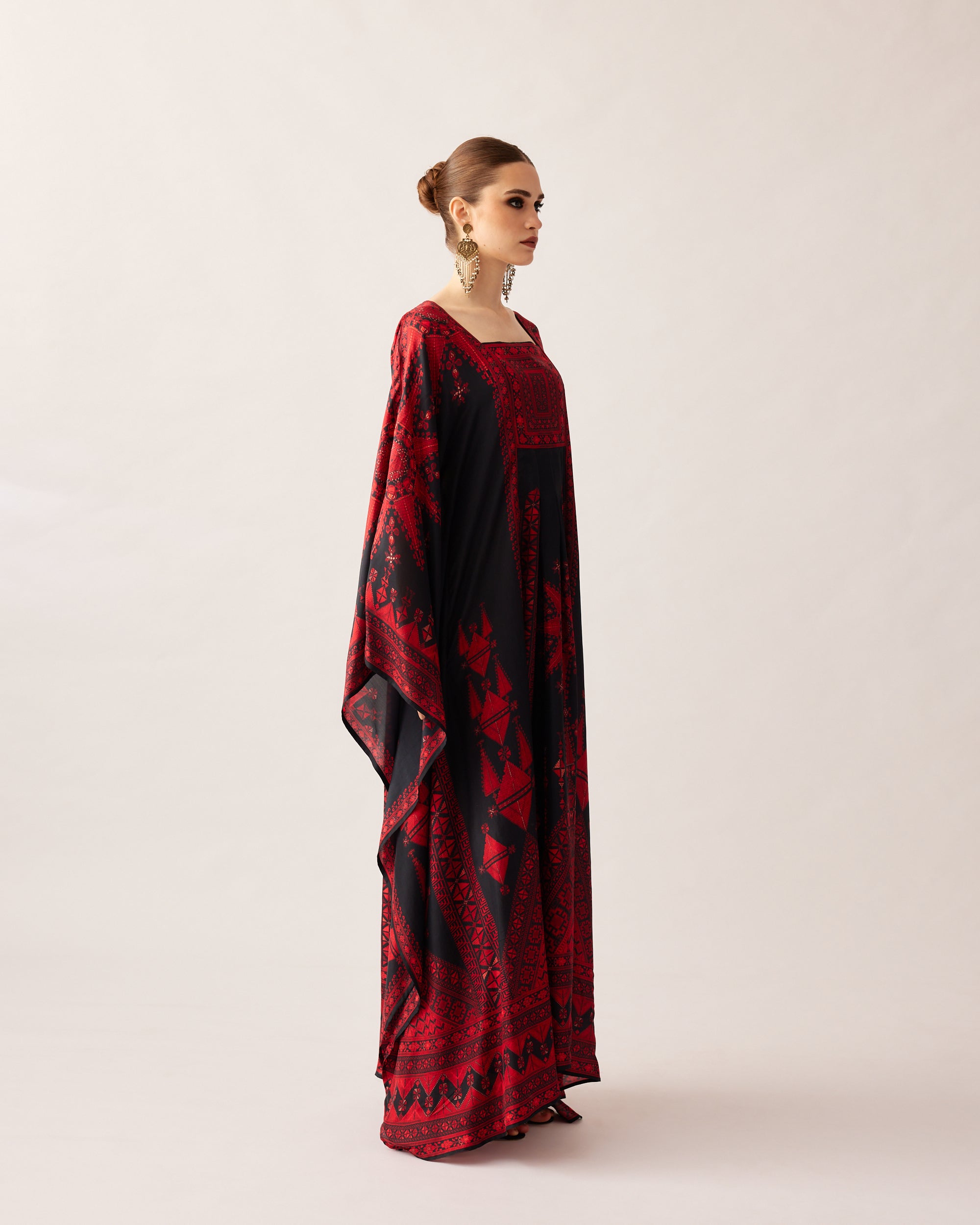 Bukhara : Yolanda - Black/Red
