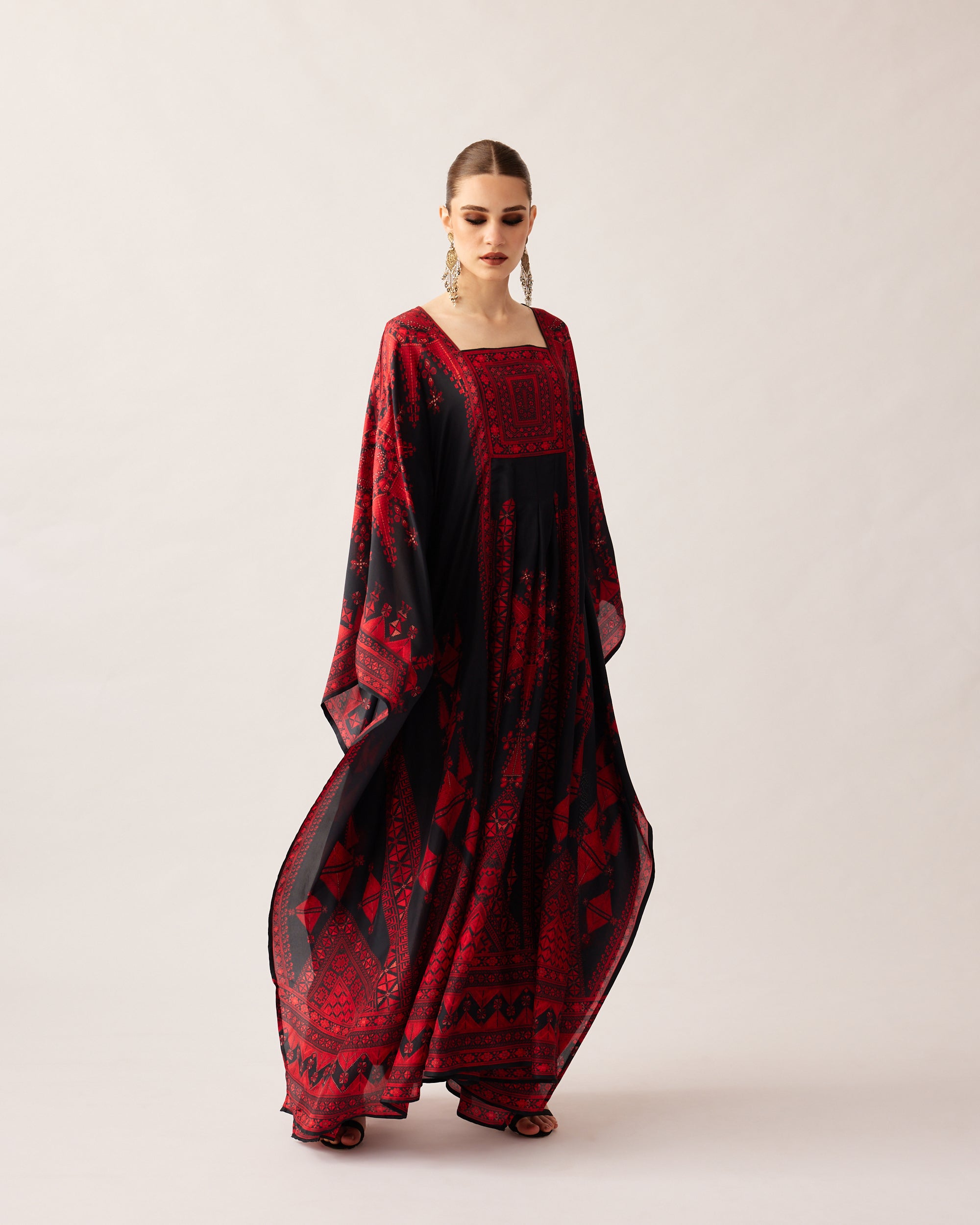 Bukhara : Yolanda - Black/Red