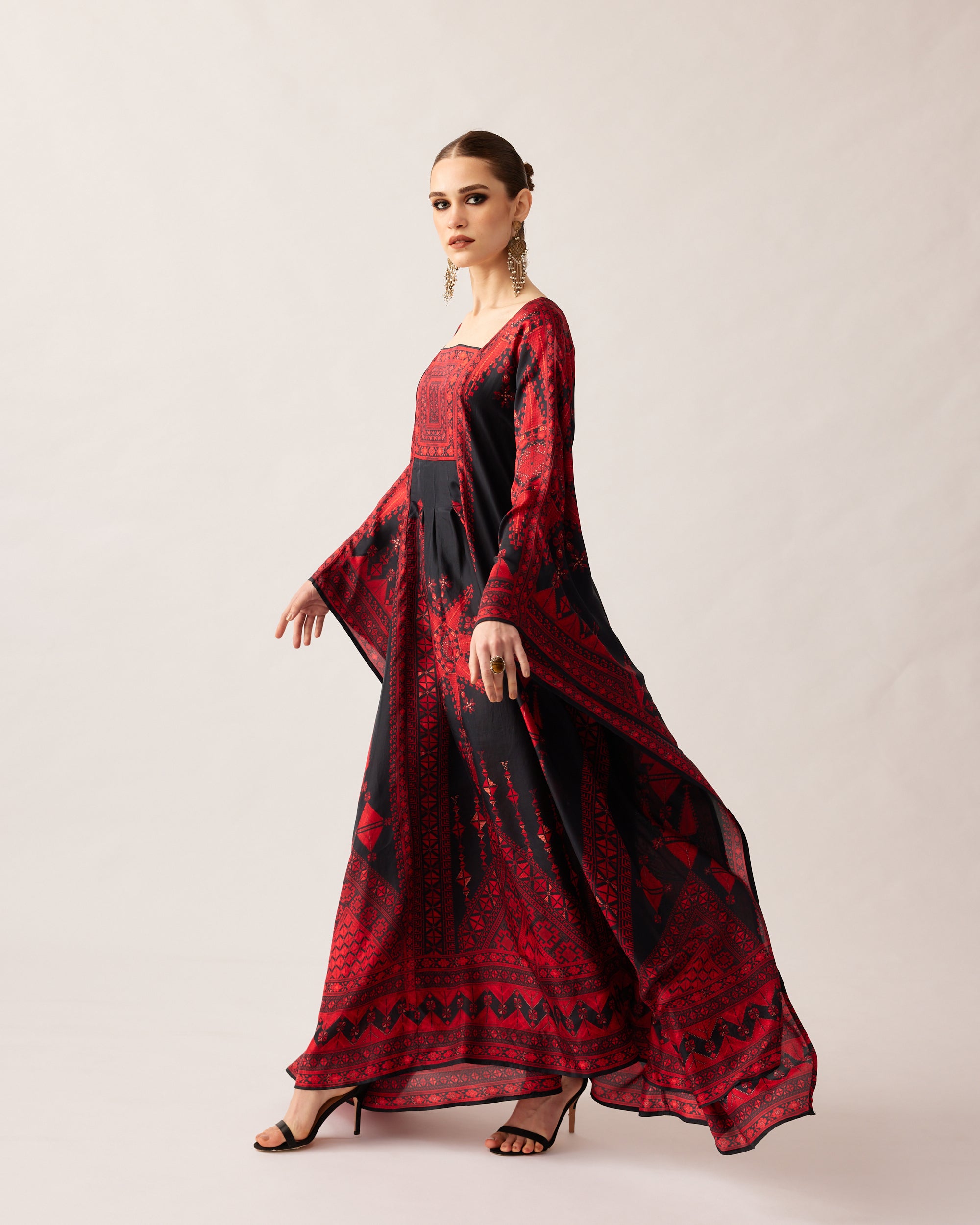Bukhara : Yolanda - Black/Red