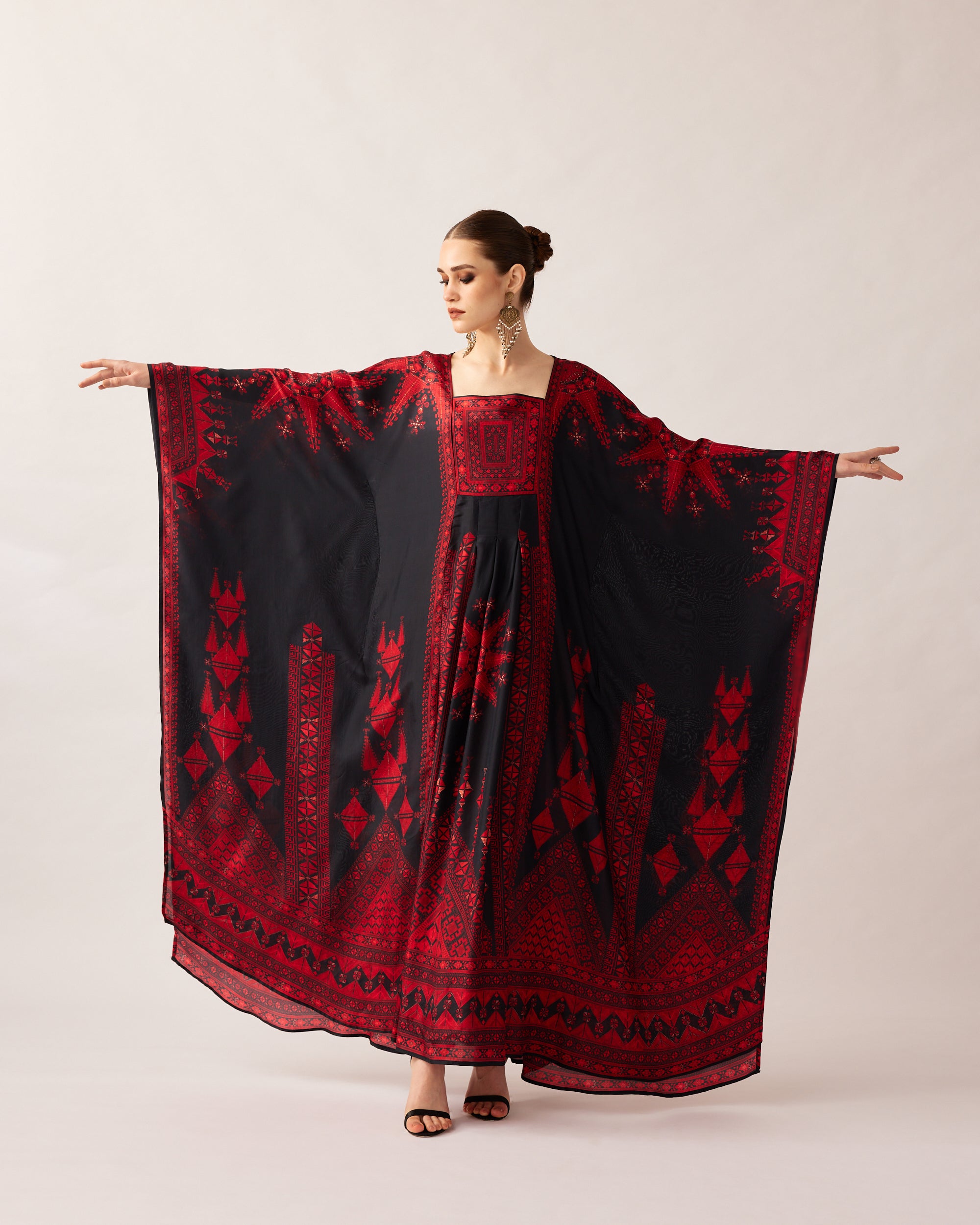 Bukhara : Yolanda - Black/Red