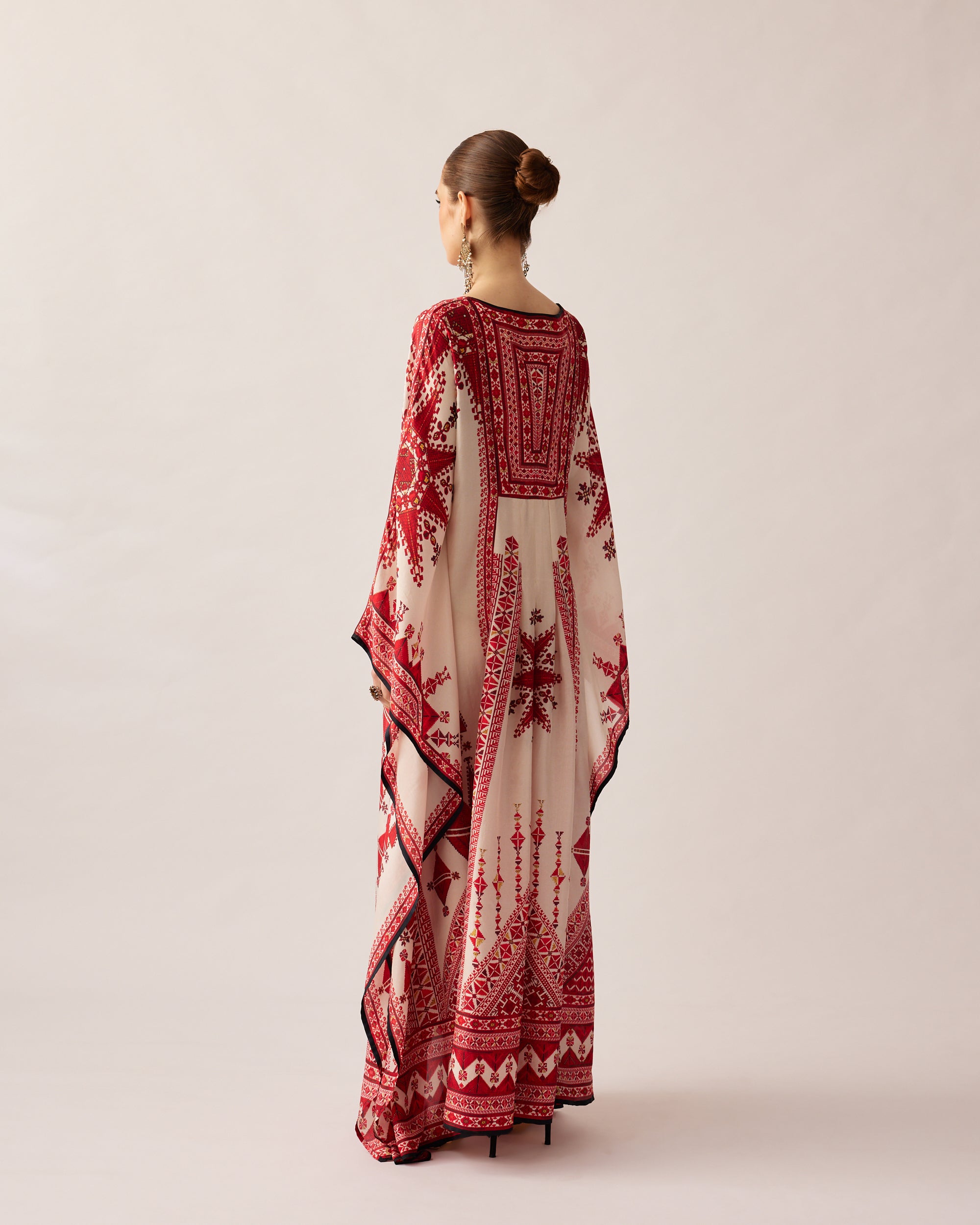 Bukhara : Yolanda - Ivory/Red