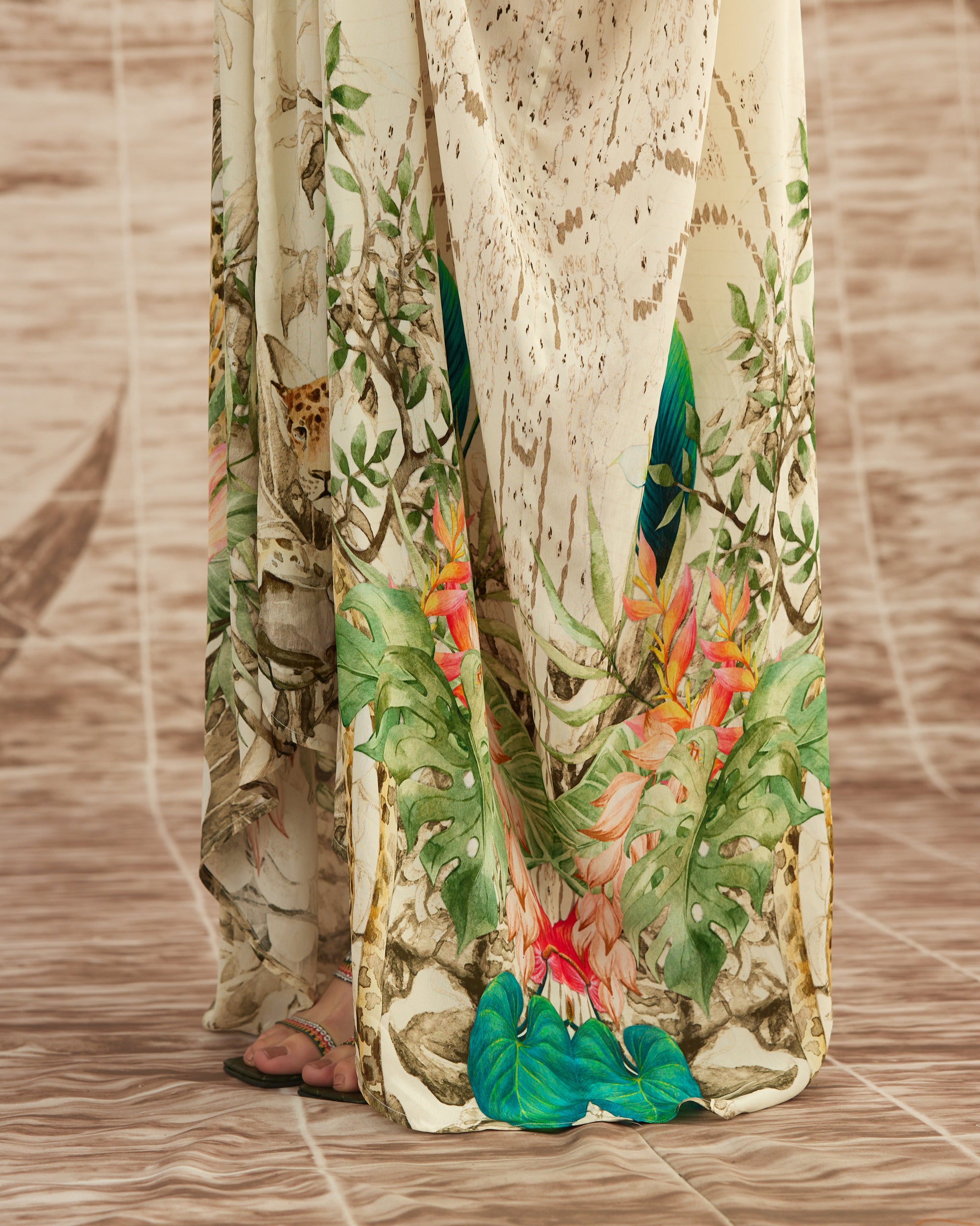 Love in Portofino (Heliconia) : Imama - Ivory