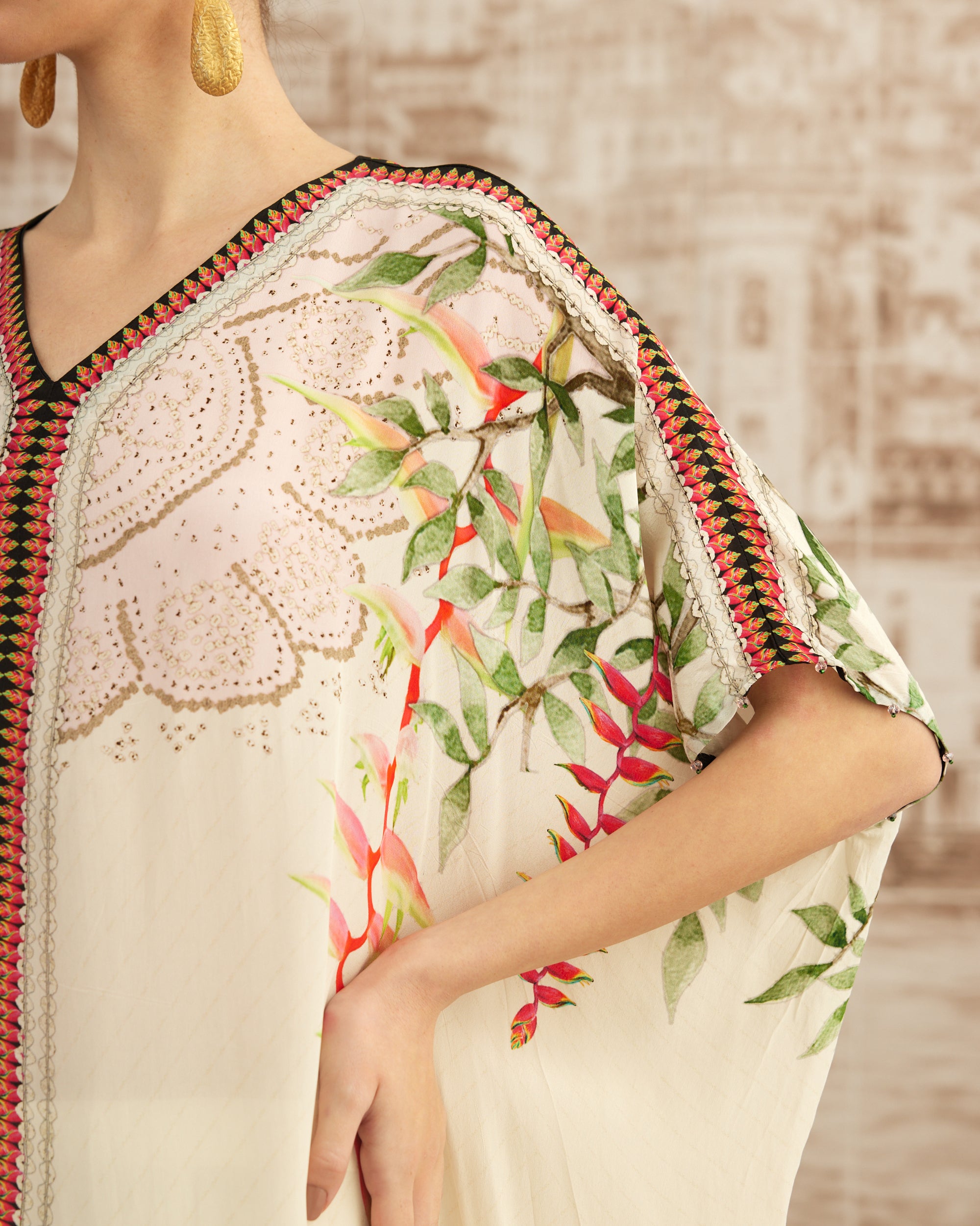 Love in Portofino (Heliconia) : Majida - Ivory