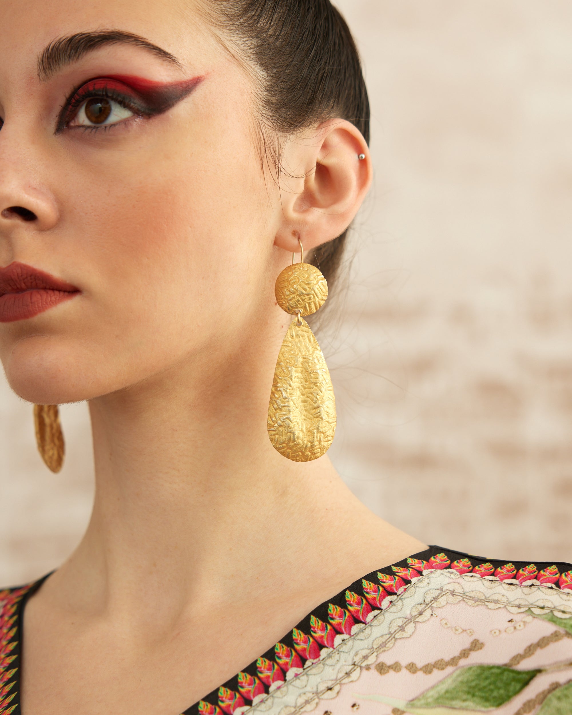 Love in Portofino (Heliconia) : Majida - Ivory