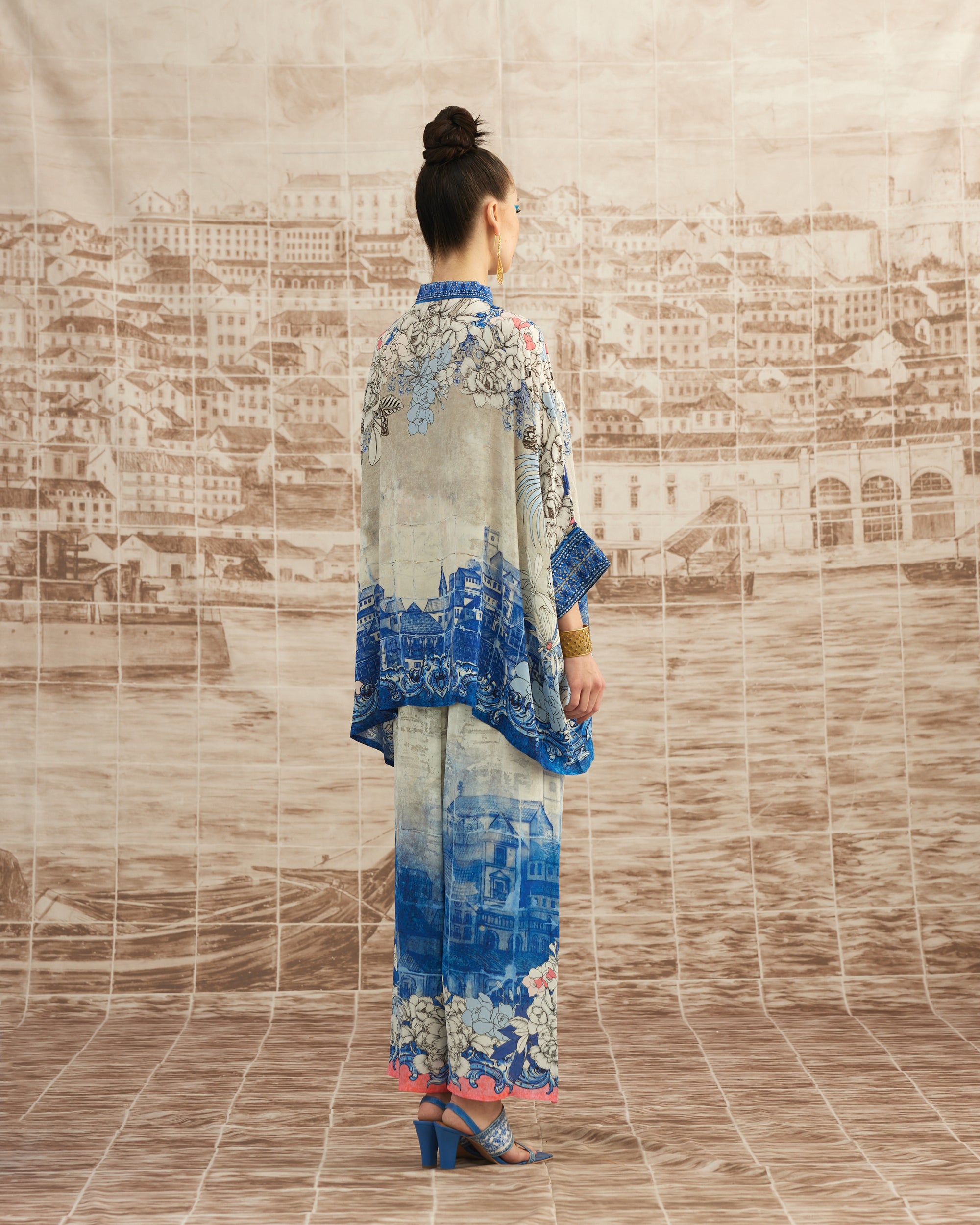 Love in Portofino (Portofino) : Chanel - Blue/Coral