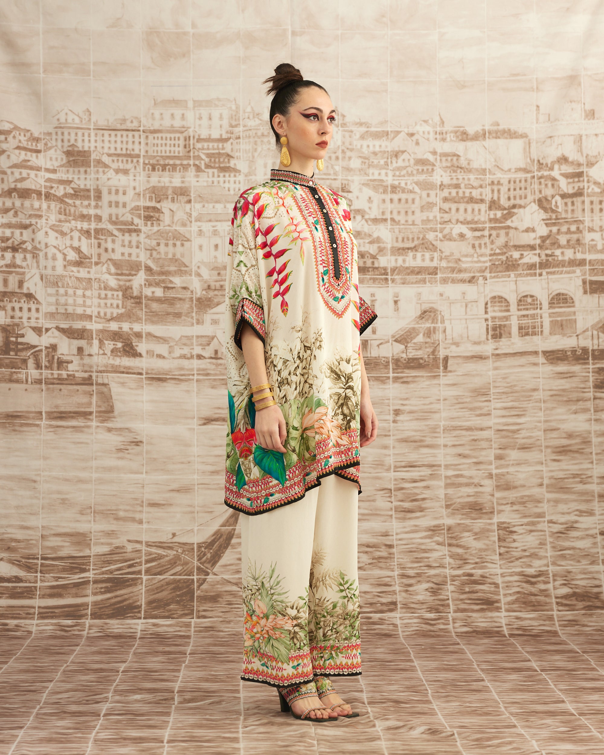Love in Portofino (Heliconia) : Chanel 36" - Ivory