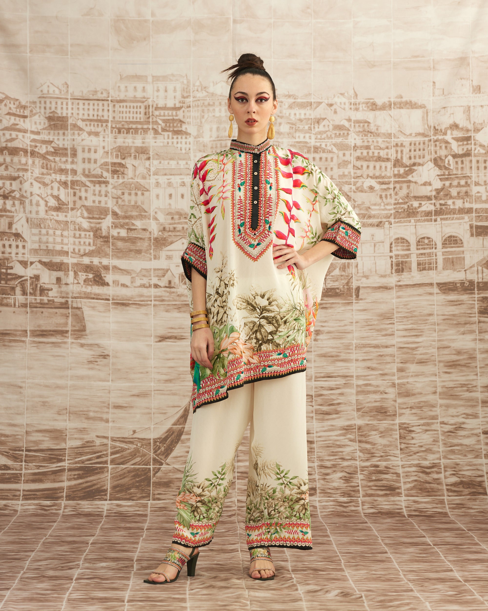 Love in Portofino (Heliconia) : Chanel 36" - Ivory