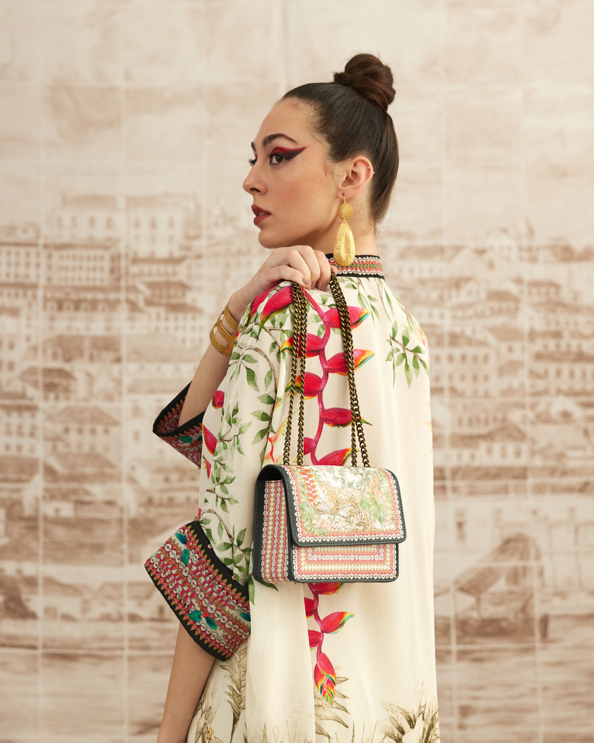 Love in Portofino (Heliconia) : Chanel 36" - Ivory
