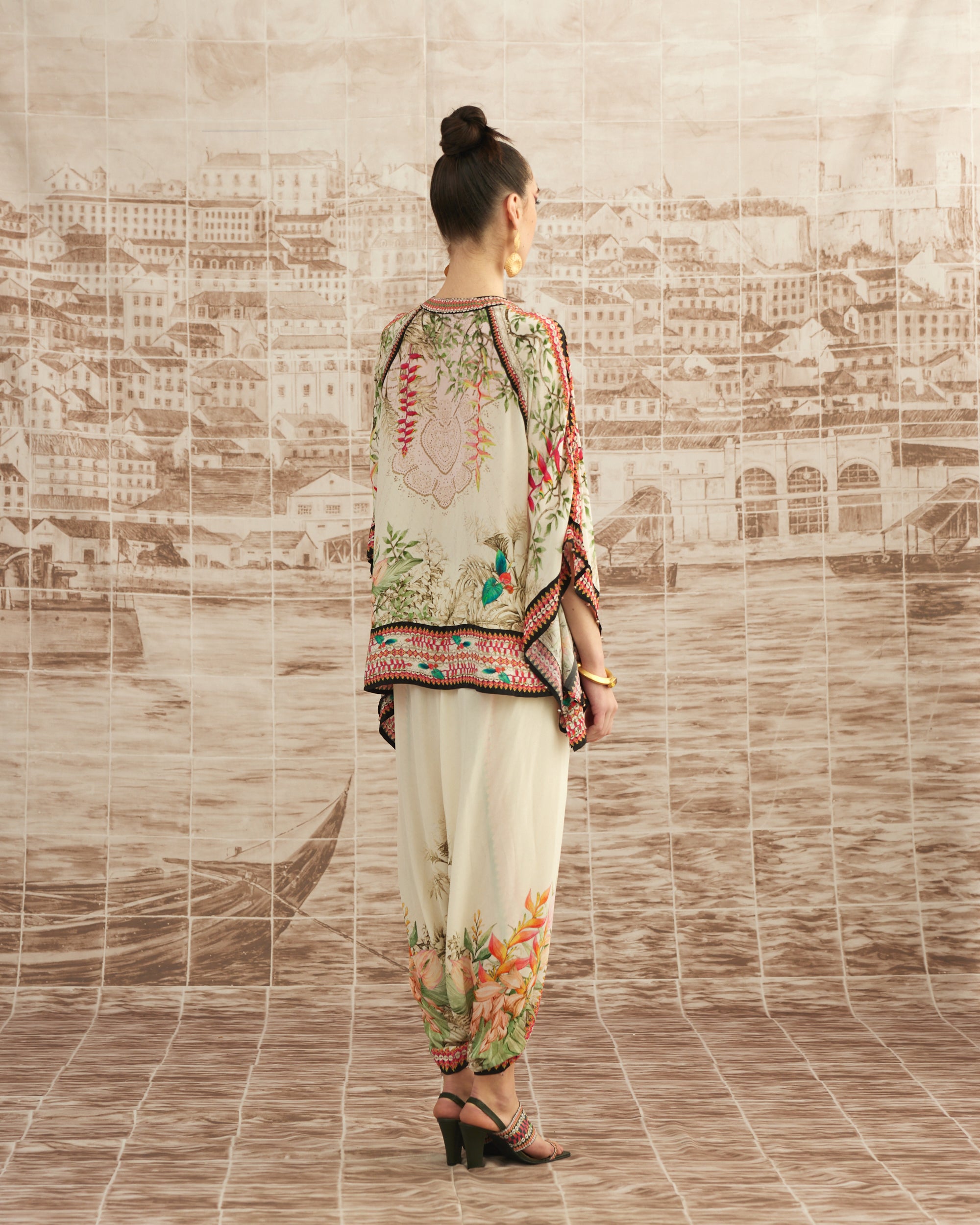 Love in Portofino (Heliconia) : Ramona Sonth - Ivory