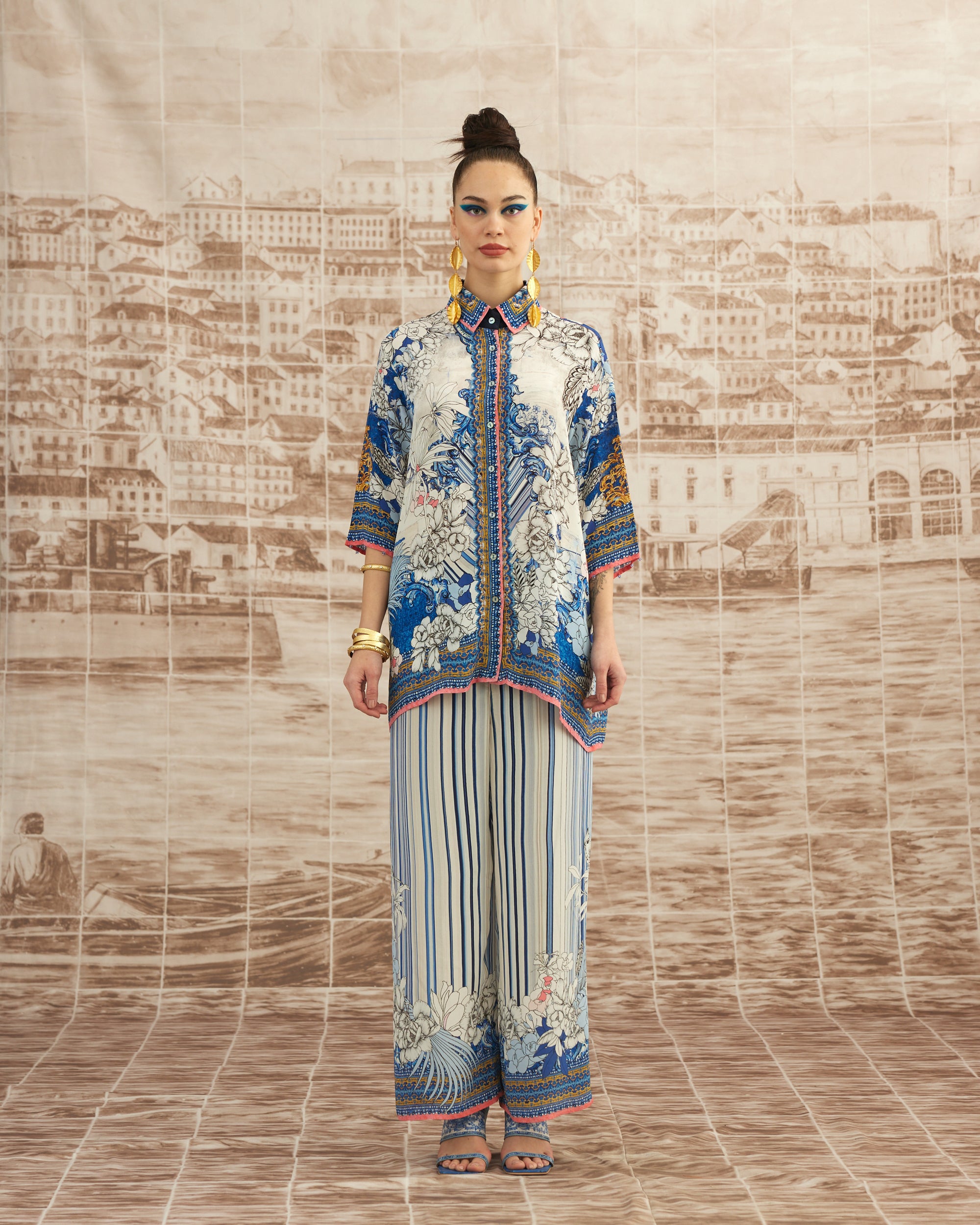 Love in Portofino (Portofino) : Maizah - Blue/Coral