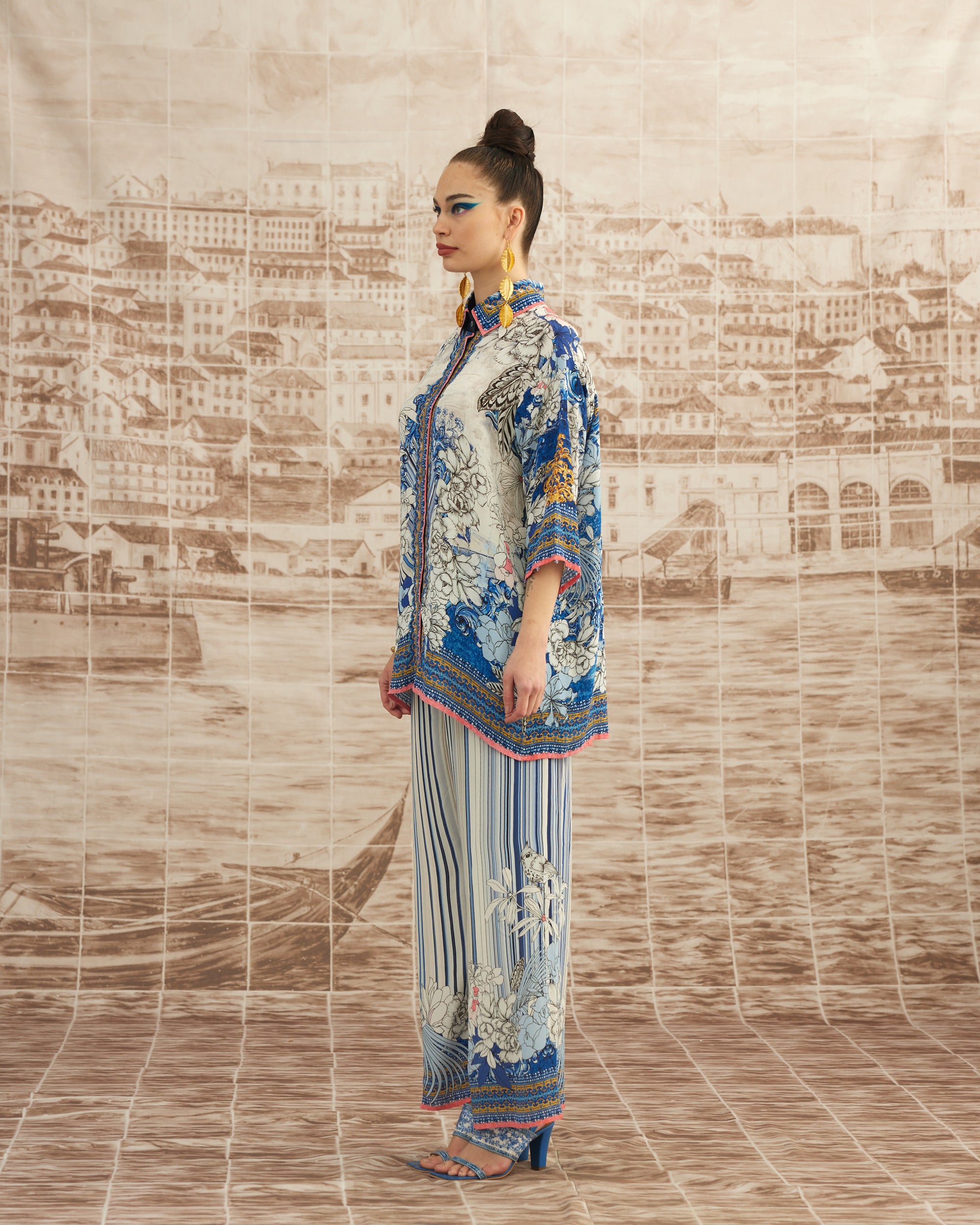 Love in Portofino (Portofino) : Maizah - Blue/Coral