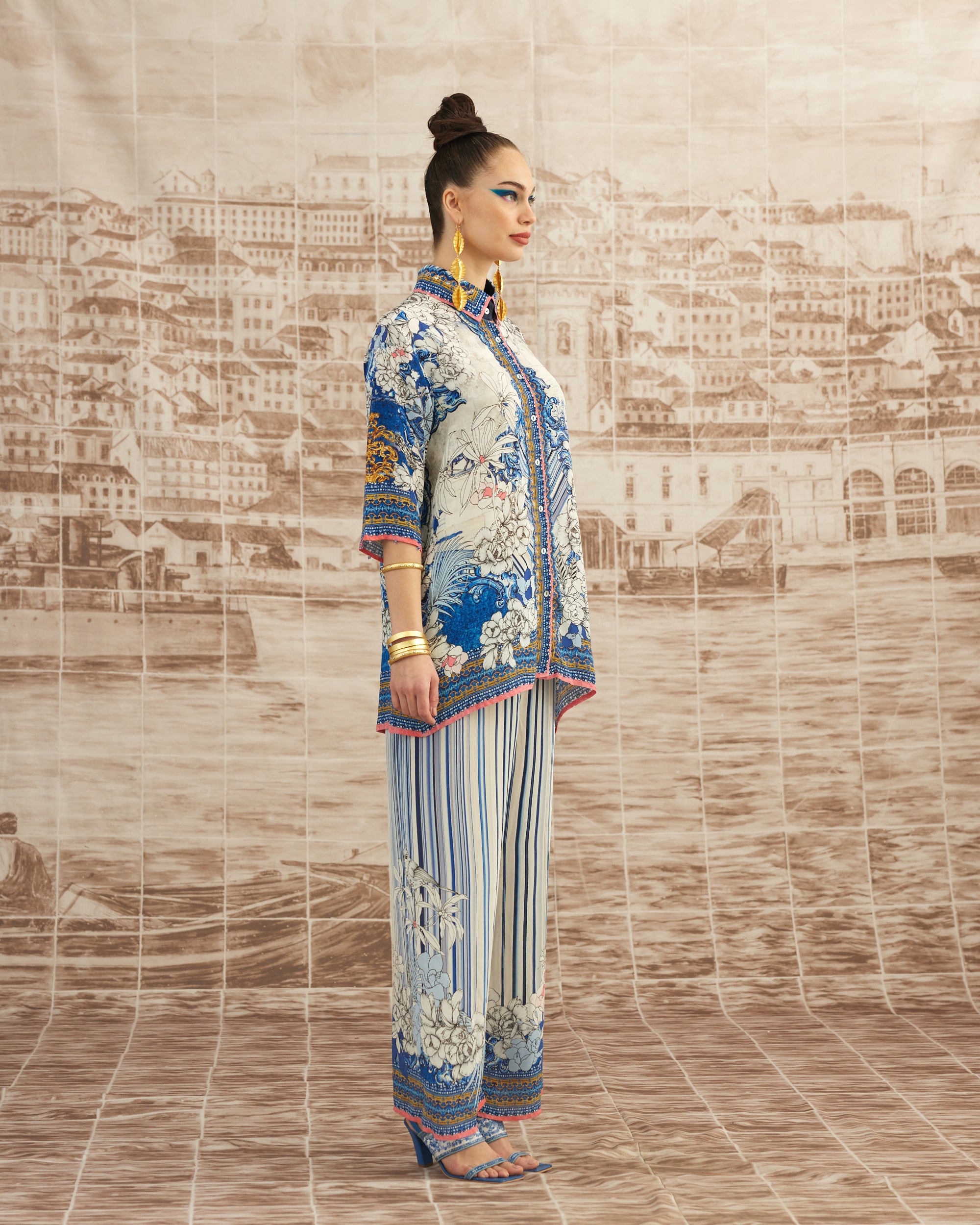 Love in Portofino (Portofino) : Maizah - Blue/Coral