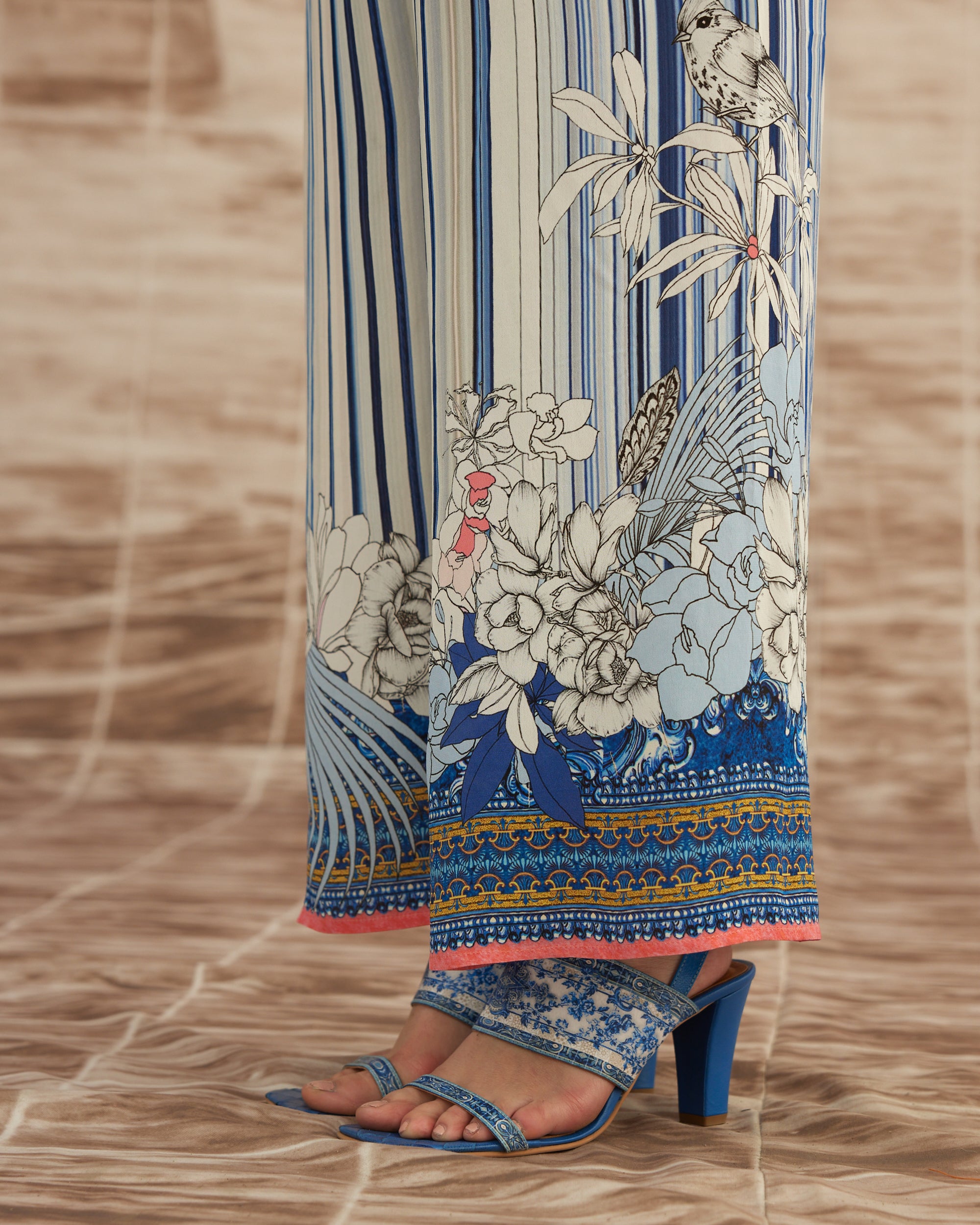 Love in Portofino (Portofino) : Maizah - Blue/Coral