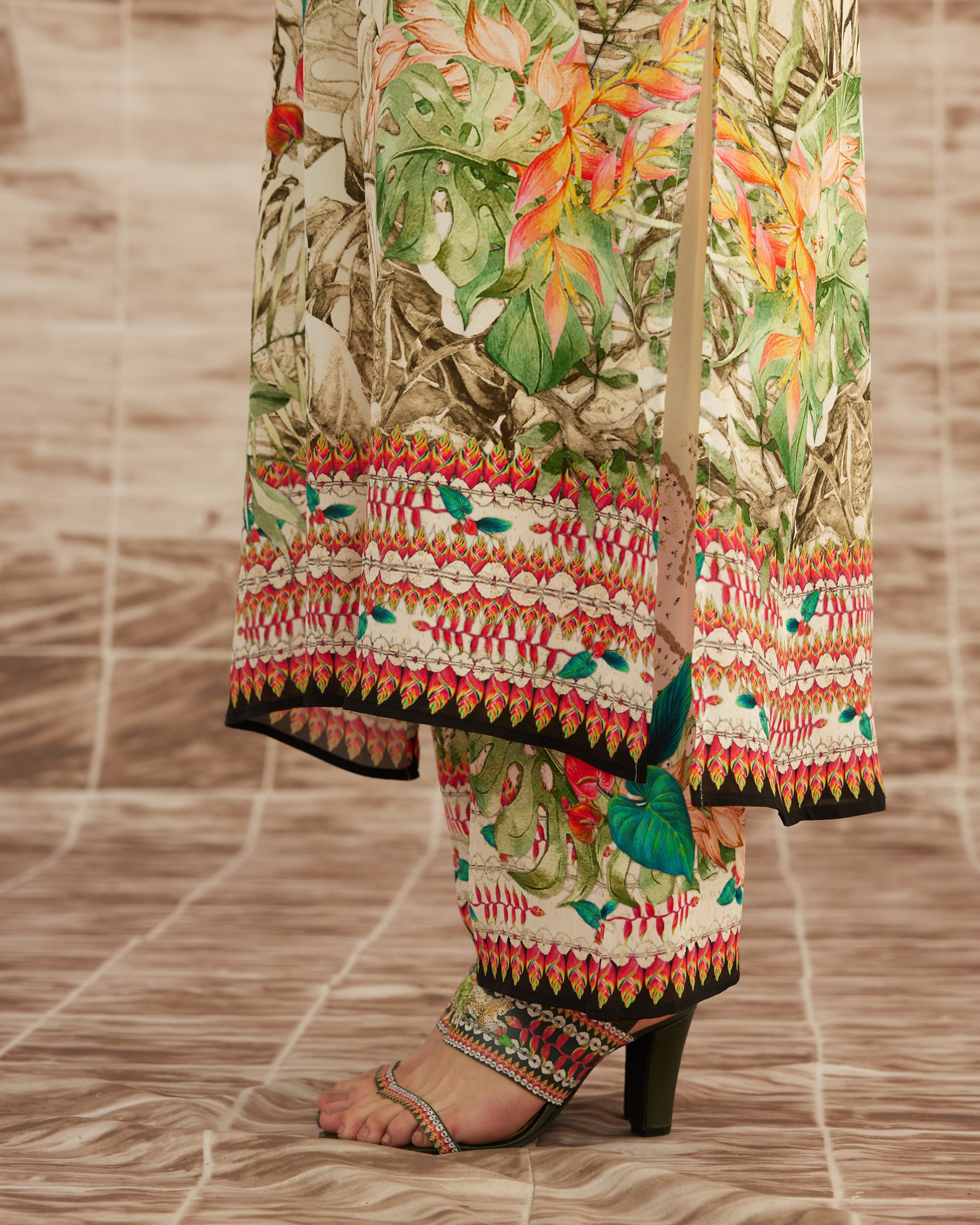 Love in Portofino (Heliconia) : Banera - Ivory