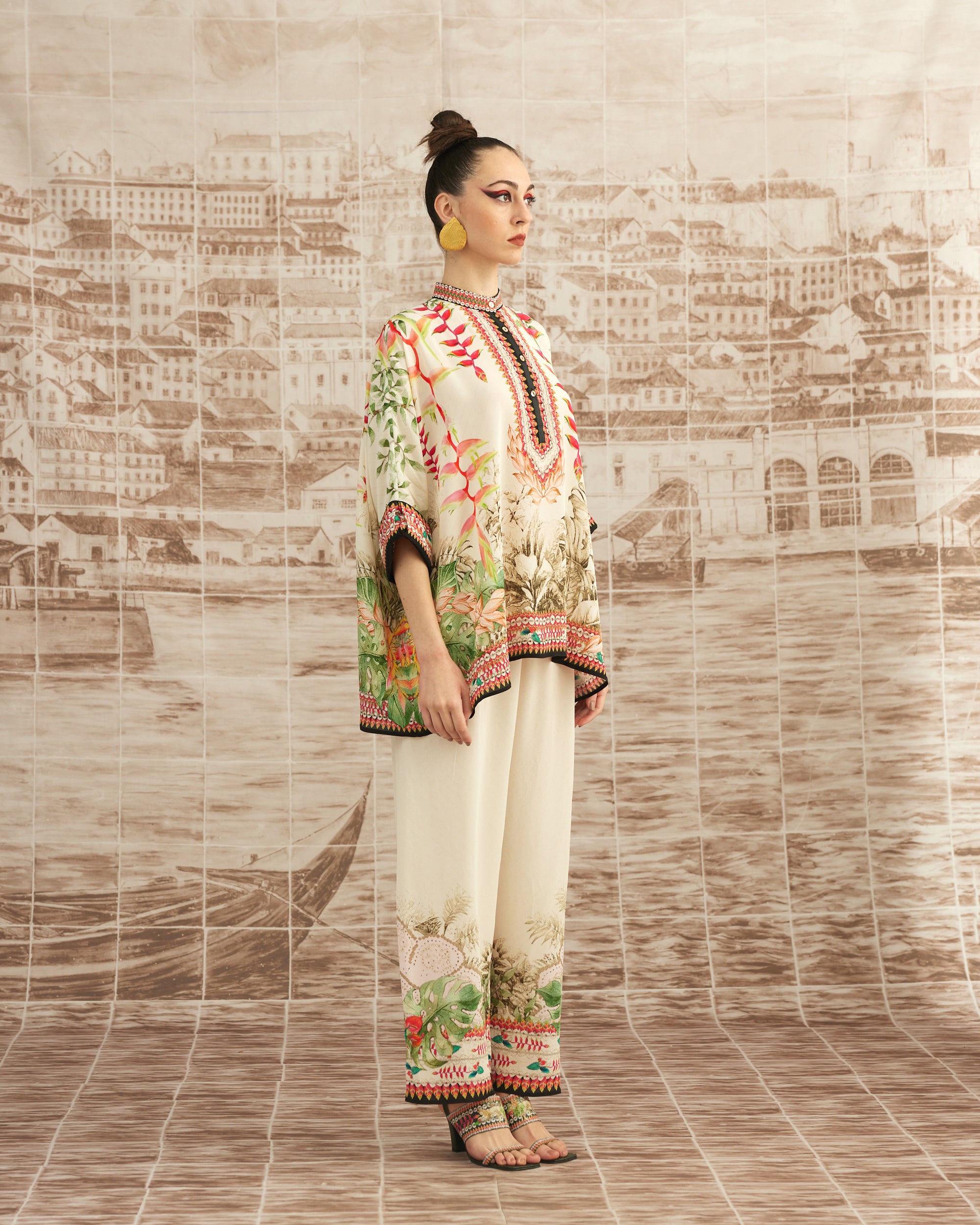 Love in Portofino (Heliconia) : Chanel - Ivory