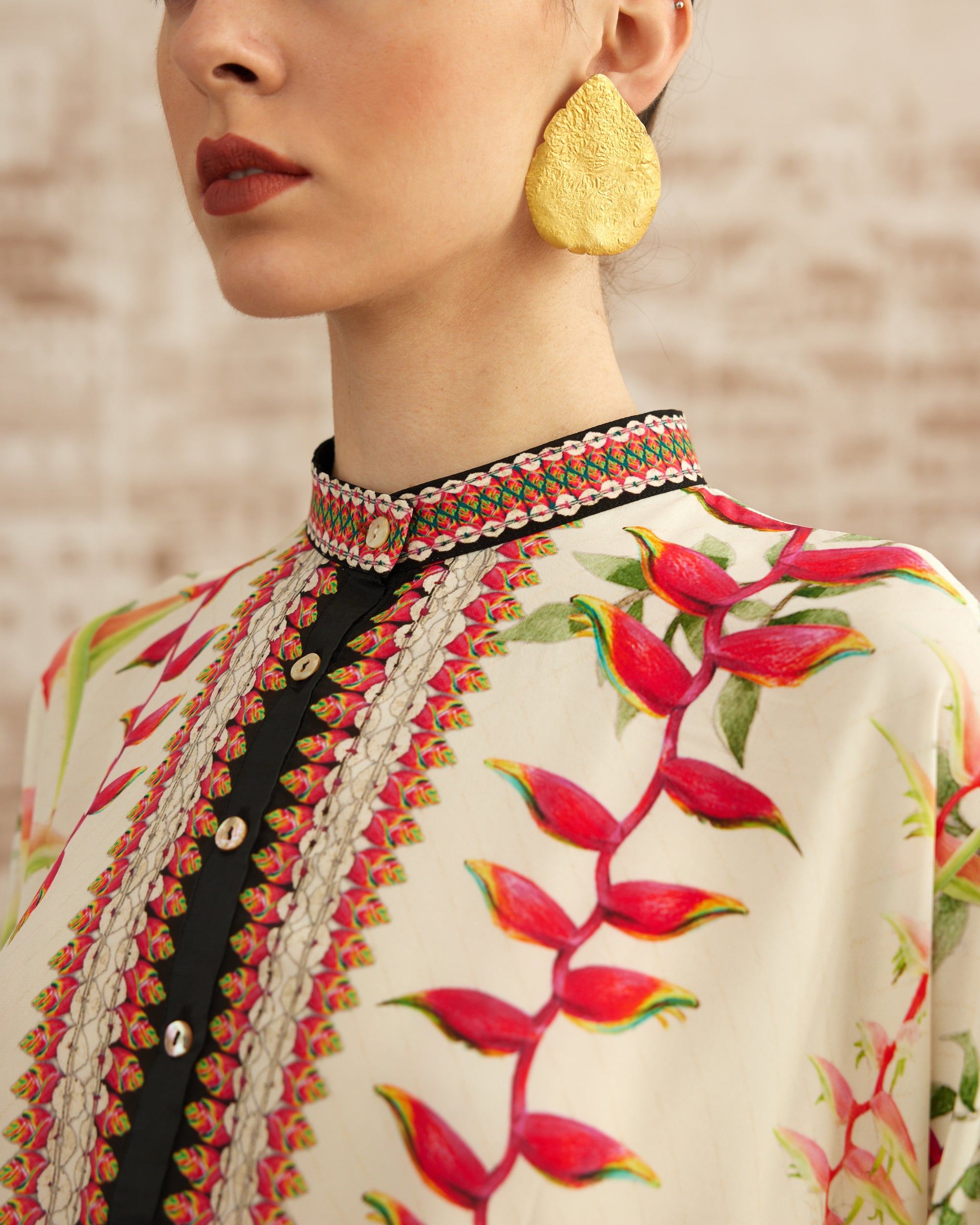 Love in Portofino (Heliconia) : Chanel - Ivory