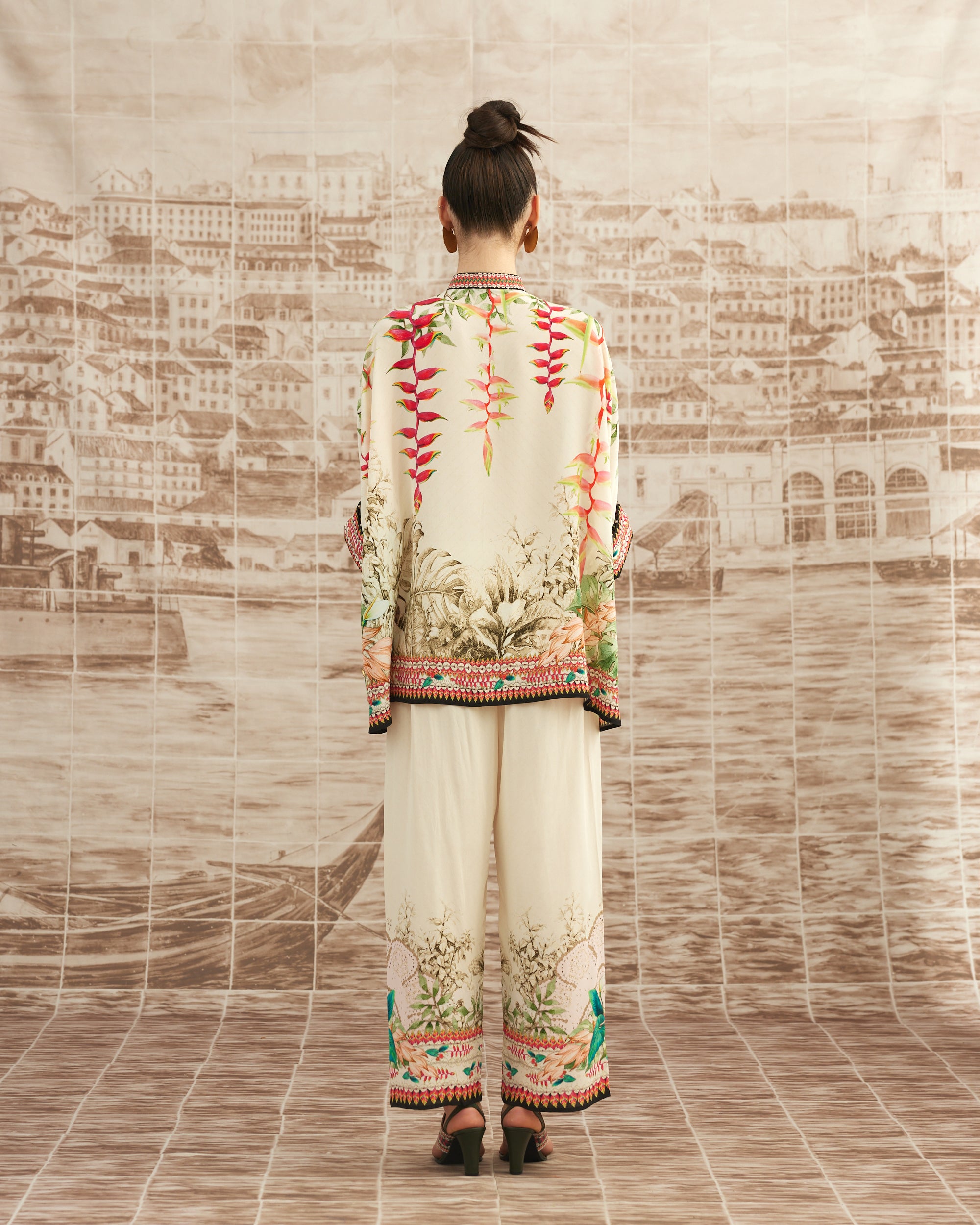 Love in Portofino (Heliconia) : Chanel - Ivory
