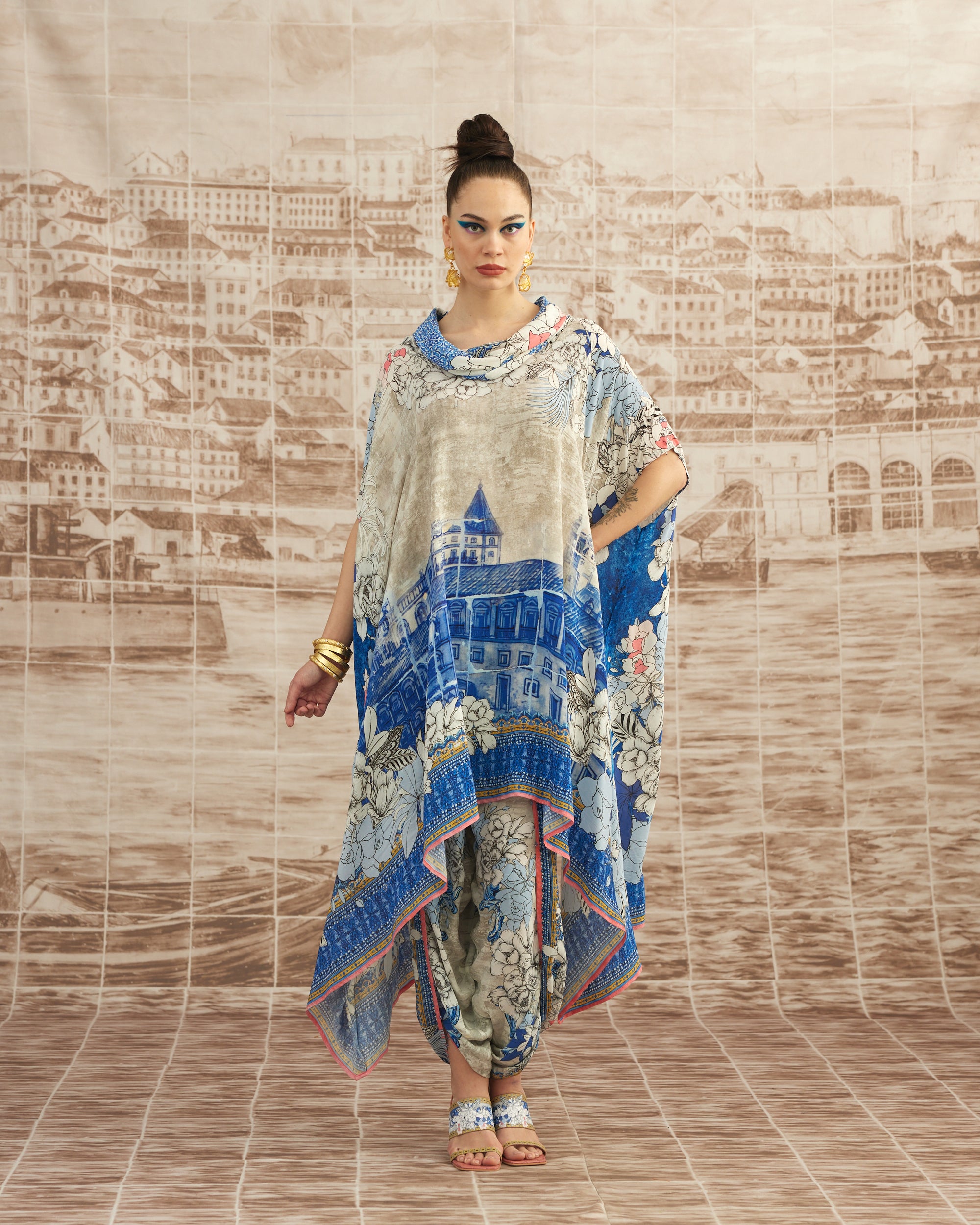 Love in Portofino (Portofino) : Lavanya - Blue/Coral