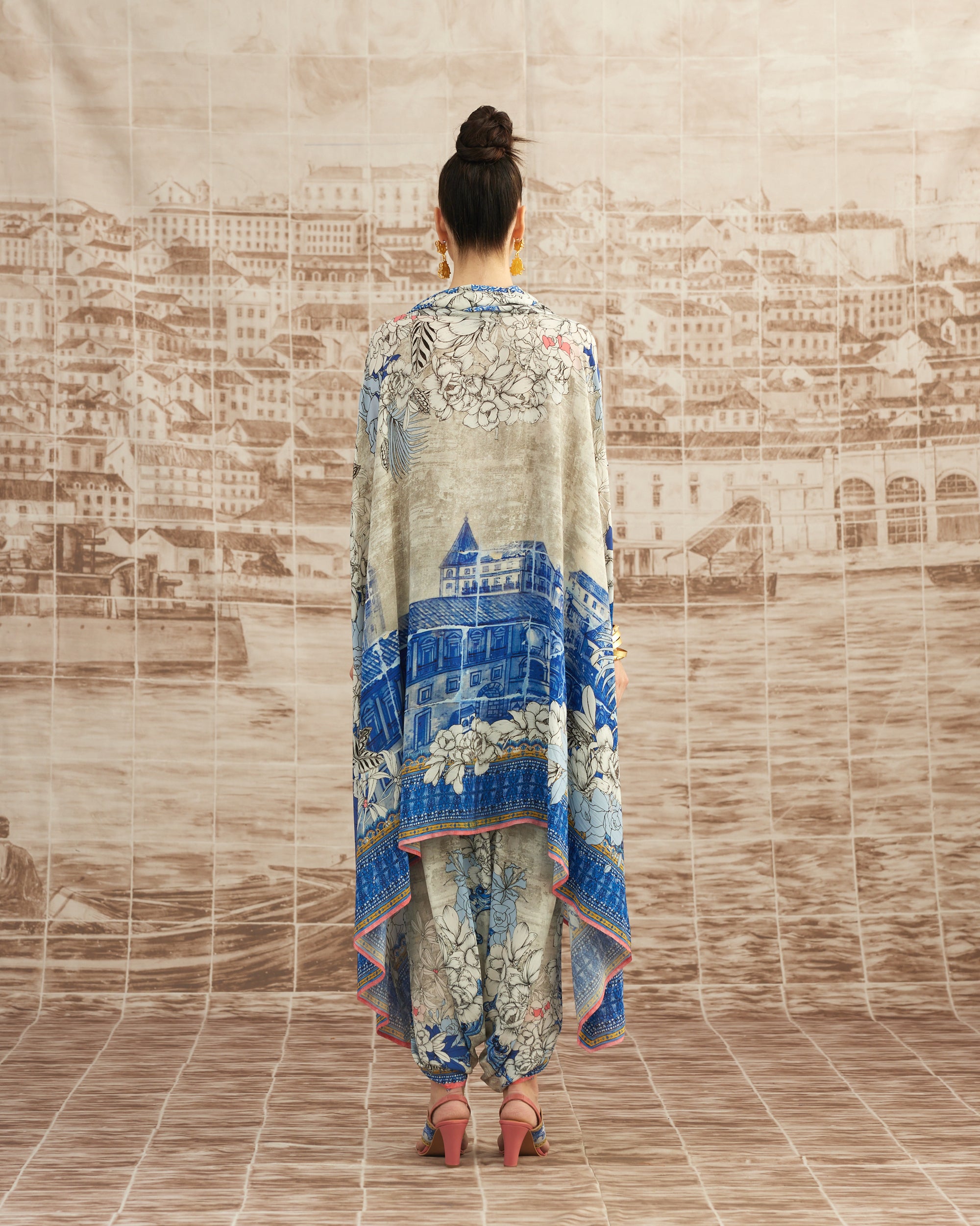 Love in Portofino (Portofino) : Lavanya - Blue/Coral