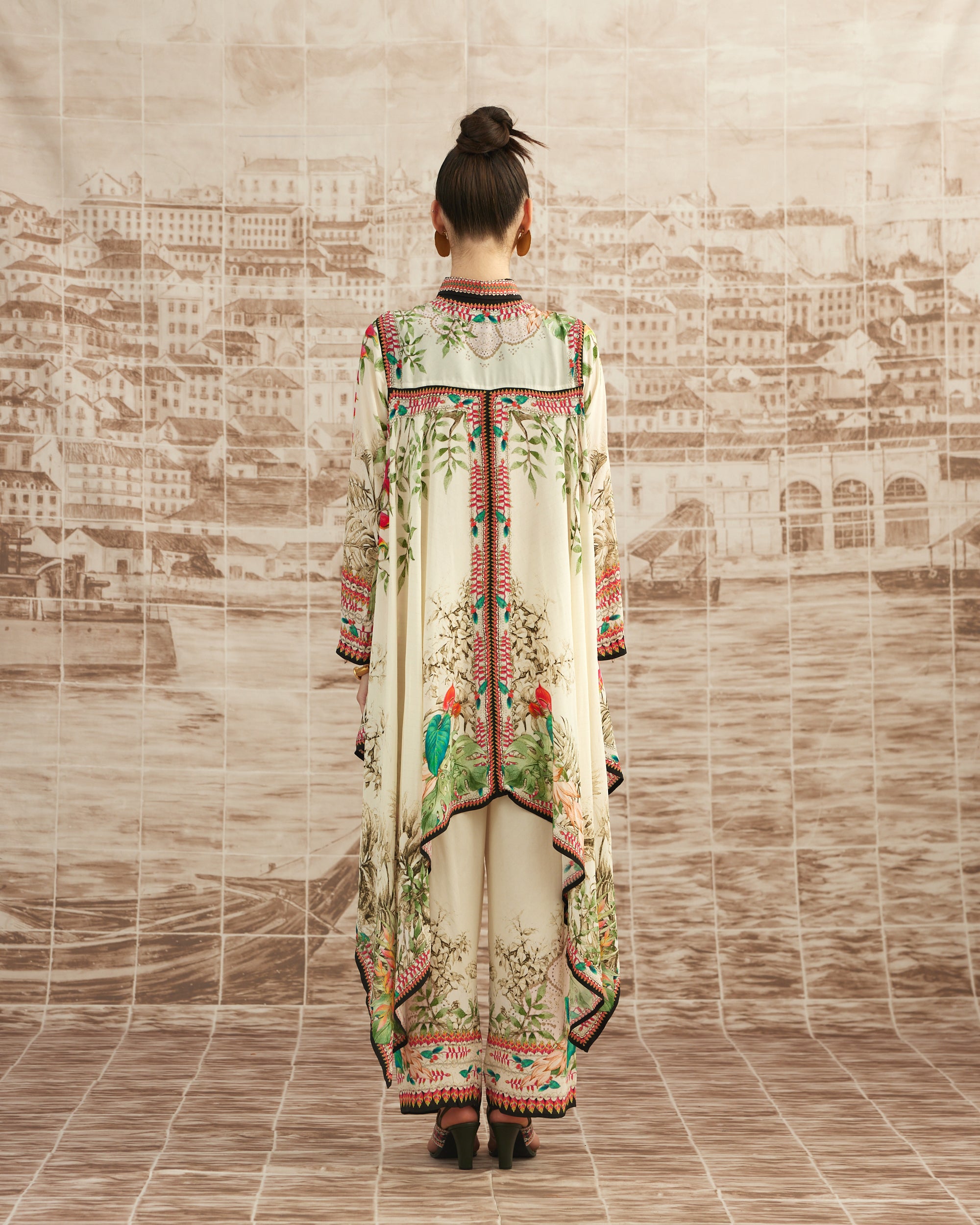 Love in Portofino (Heliconia) : Shibani - Ivory