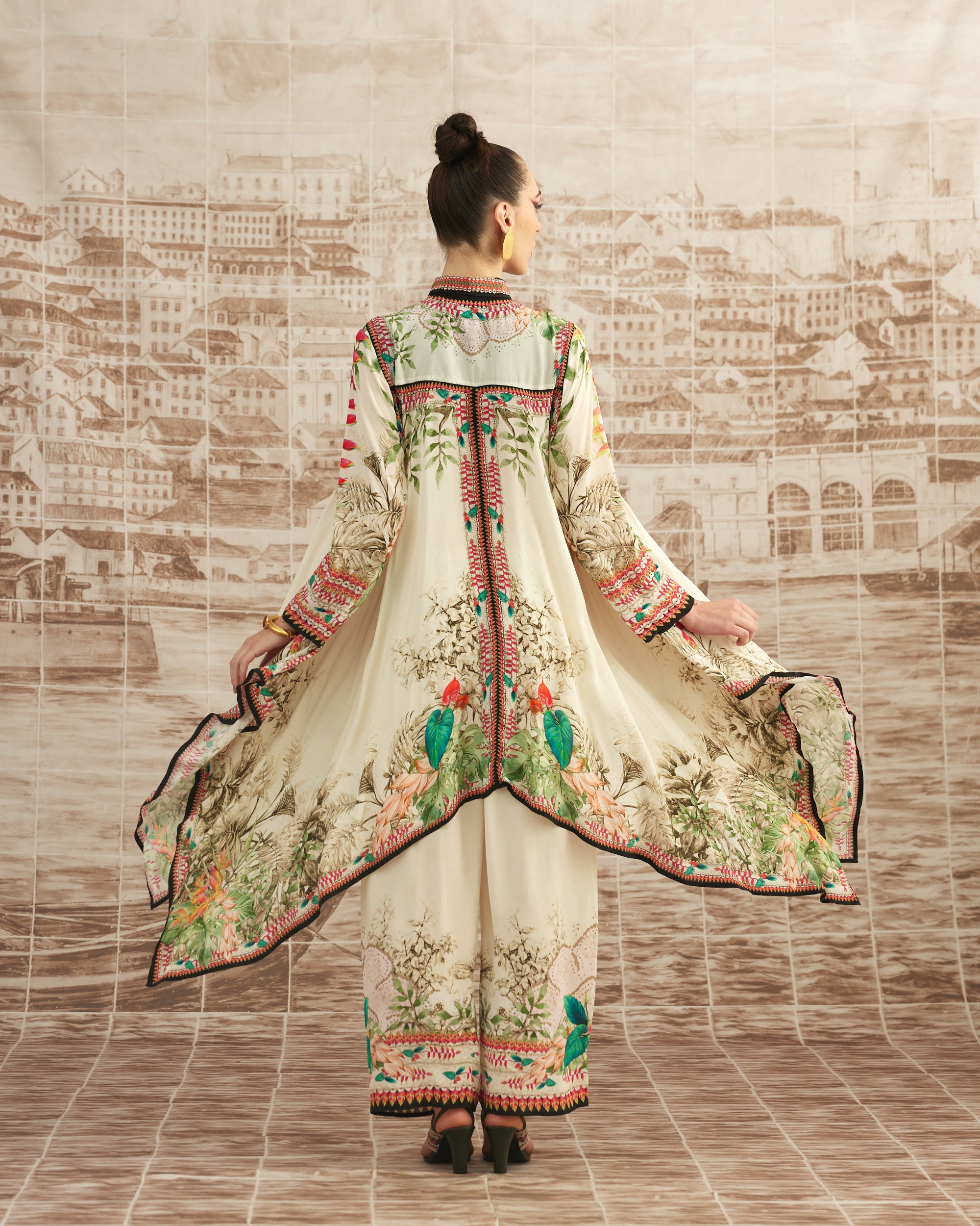 Love in Portofino (Heliconia) : Shibani - Ivory