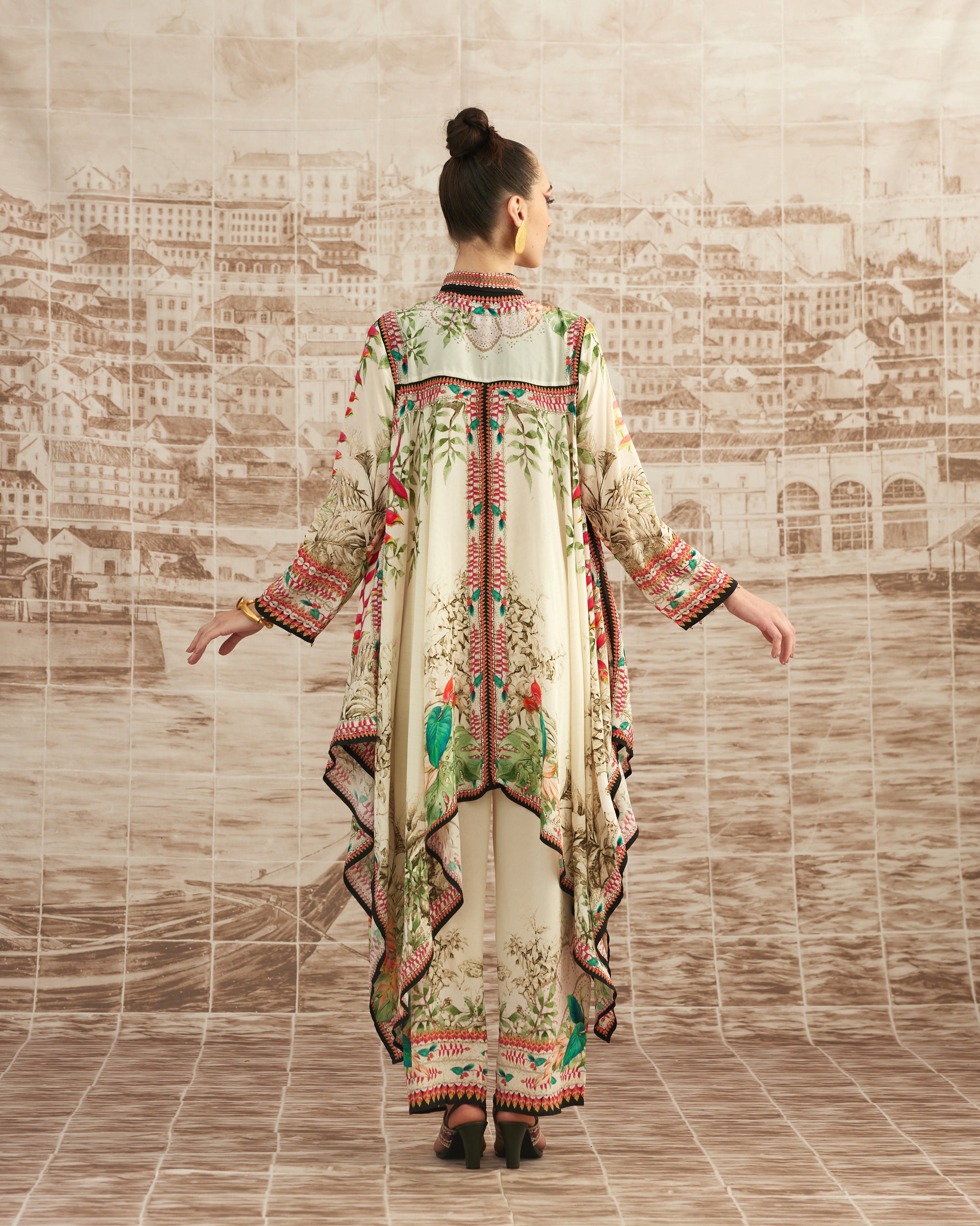 Love in Portofino (Heliconia) : Shibani - Ivory