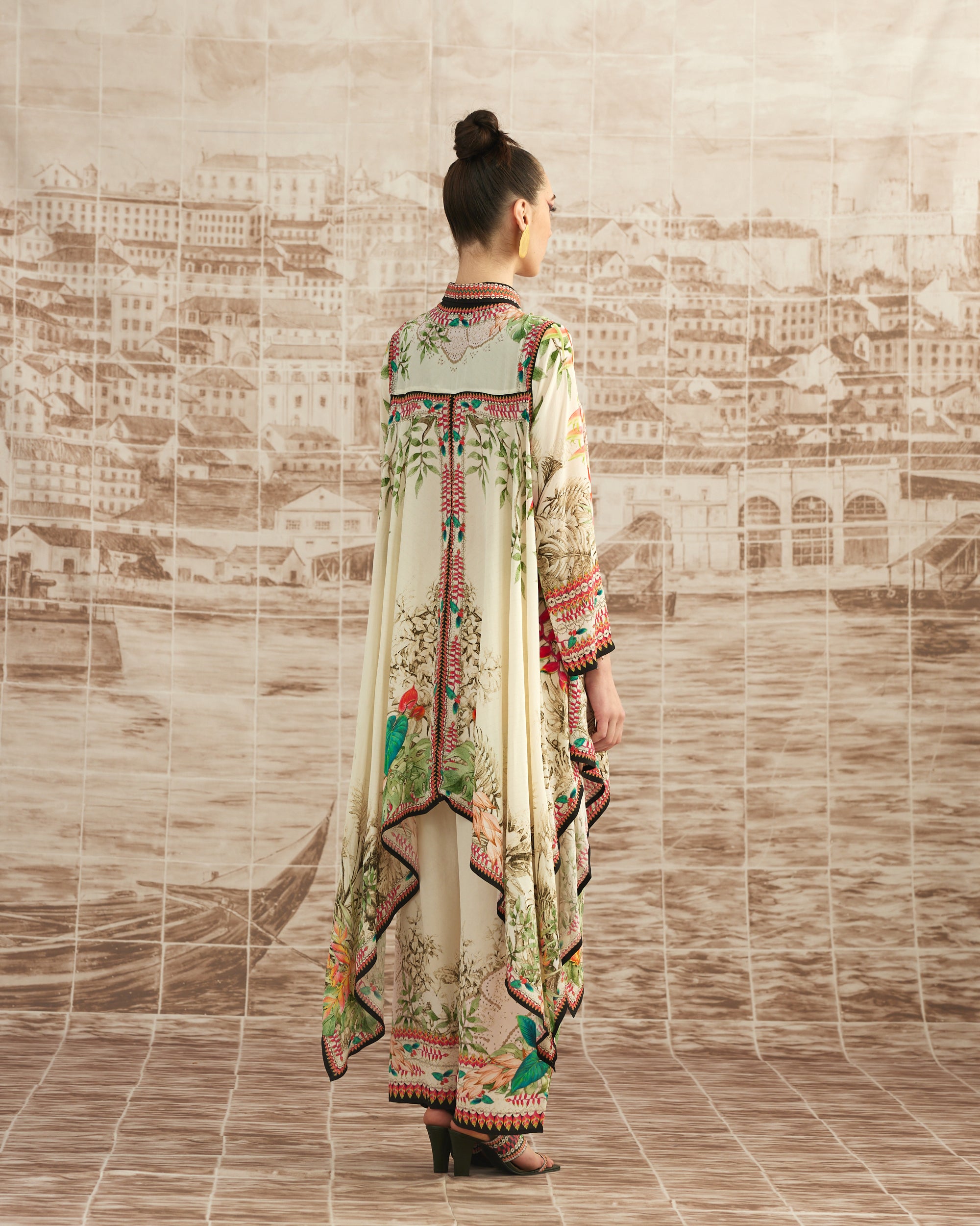 Love in Portofino (Heliconia) : Shibani - Ivory