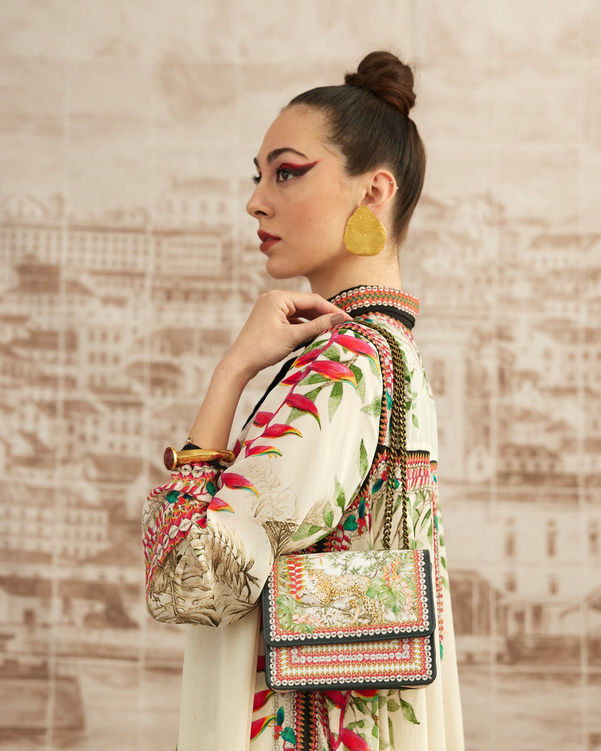 Love in Portofino (Heliconia) : Shibani - Ivory