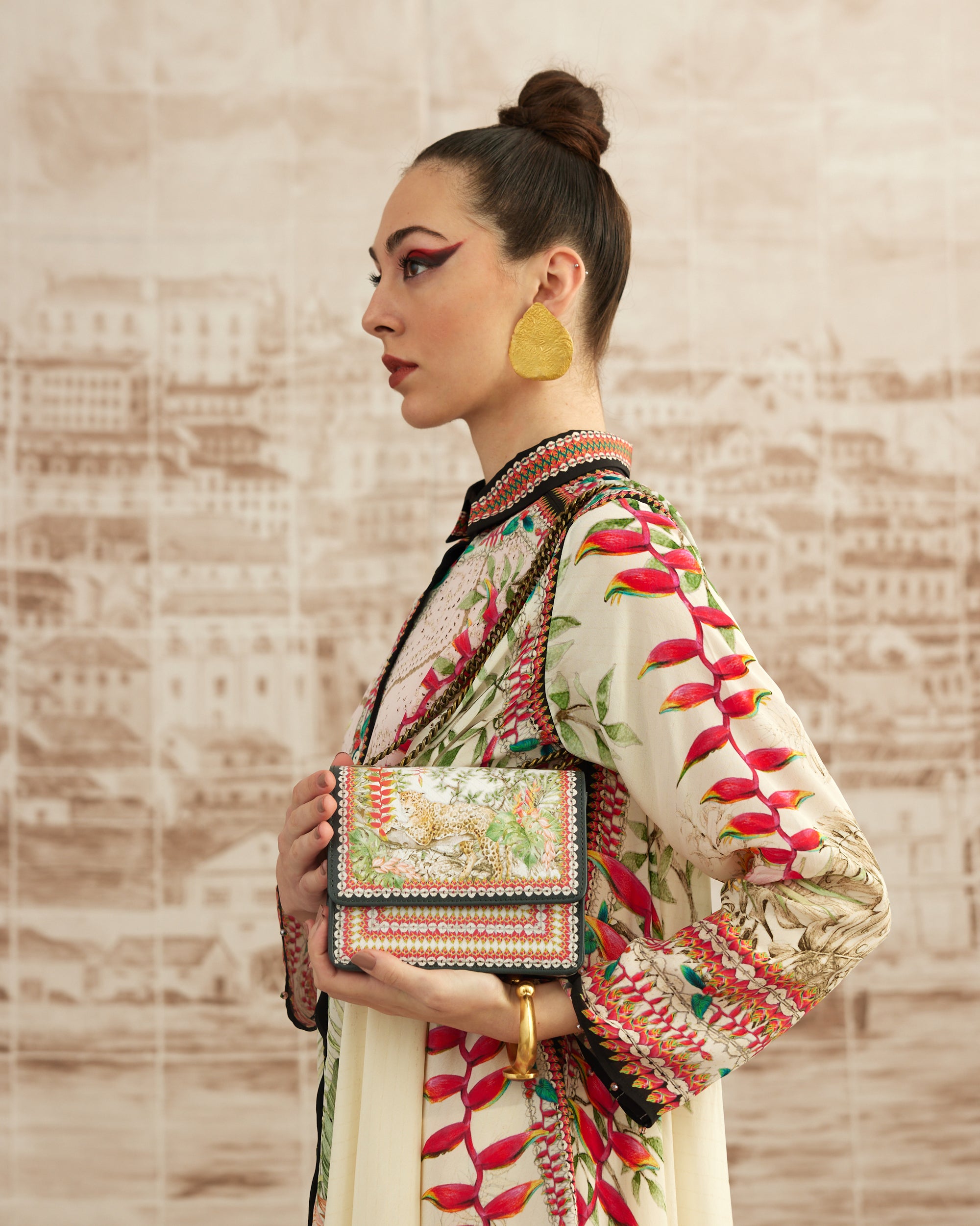 Love in Portofino (Heliconia) : Shibani - Ivory