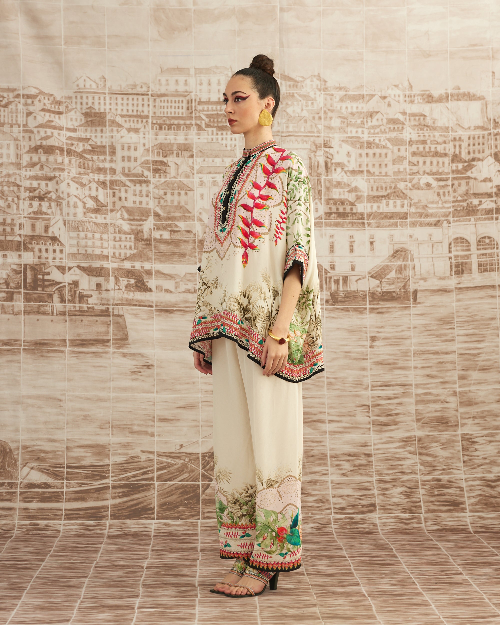 Love in Portofino (Heliconia) : Chanel - Ivory/Blush