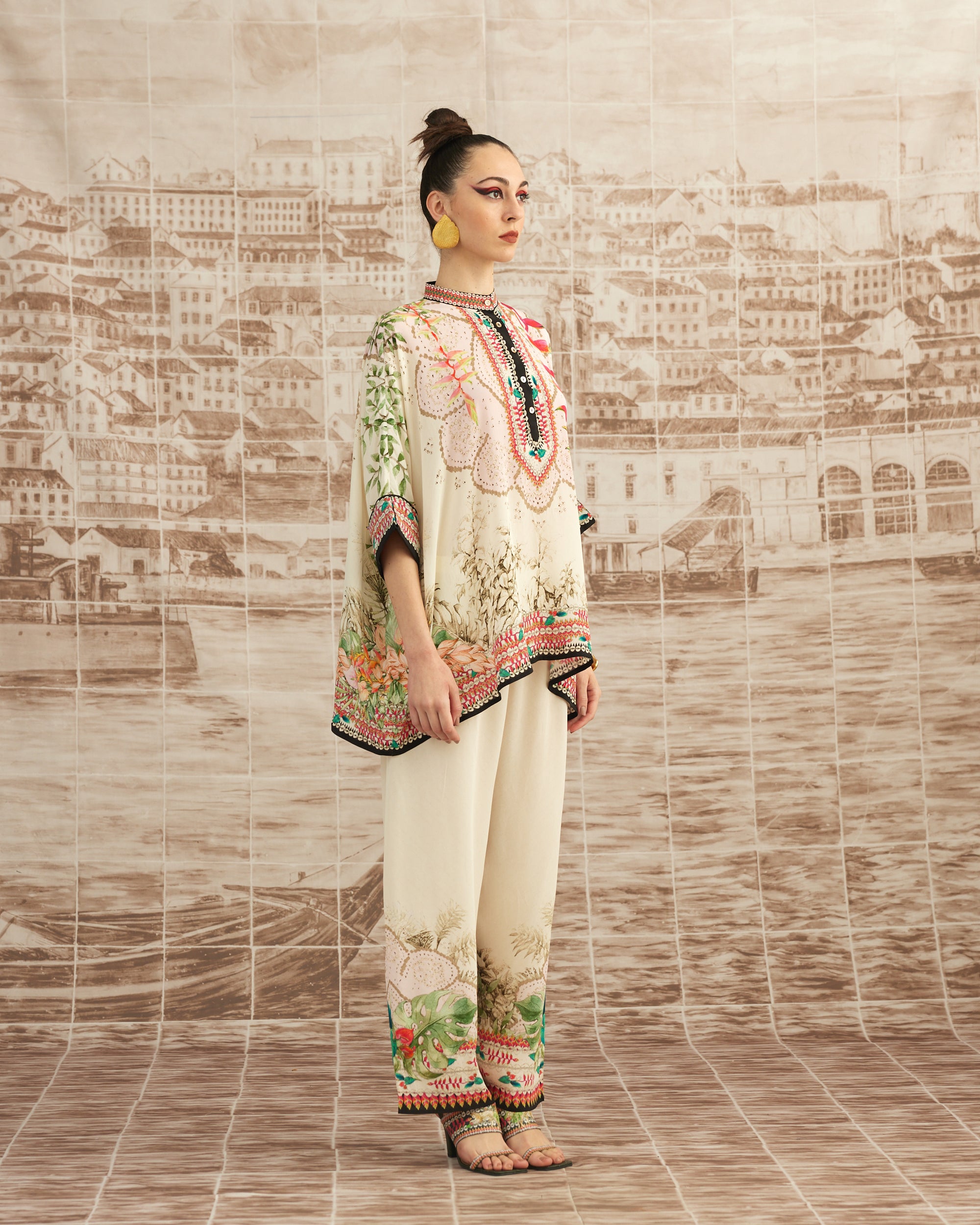 Love in Portofino (Heliconia) : Chanel - Ivory/Blush