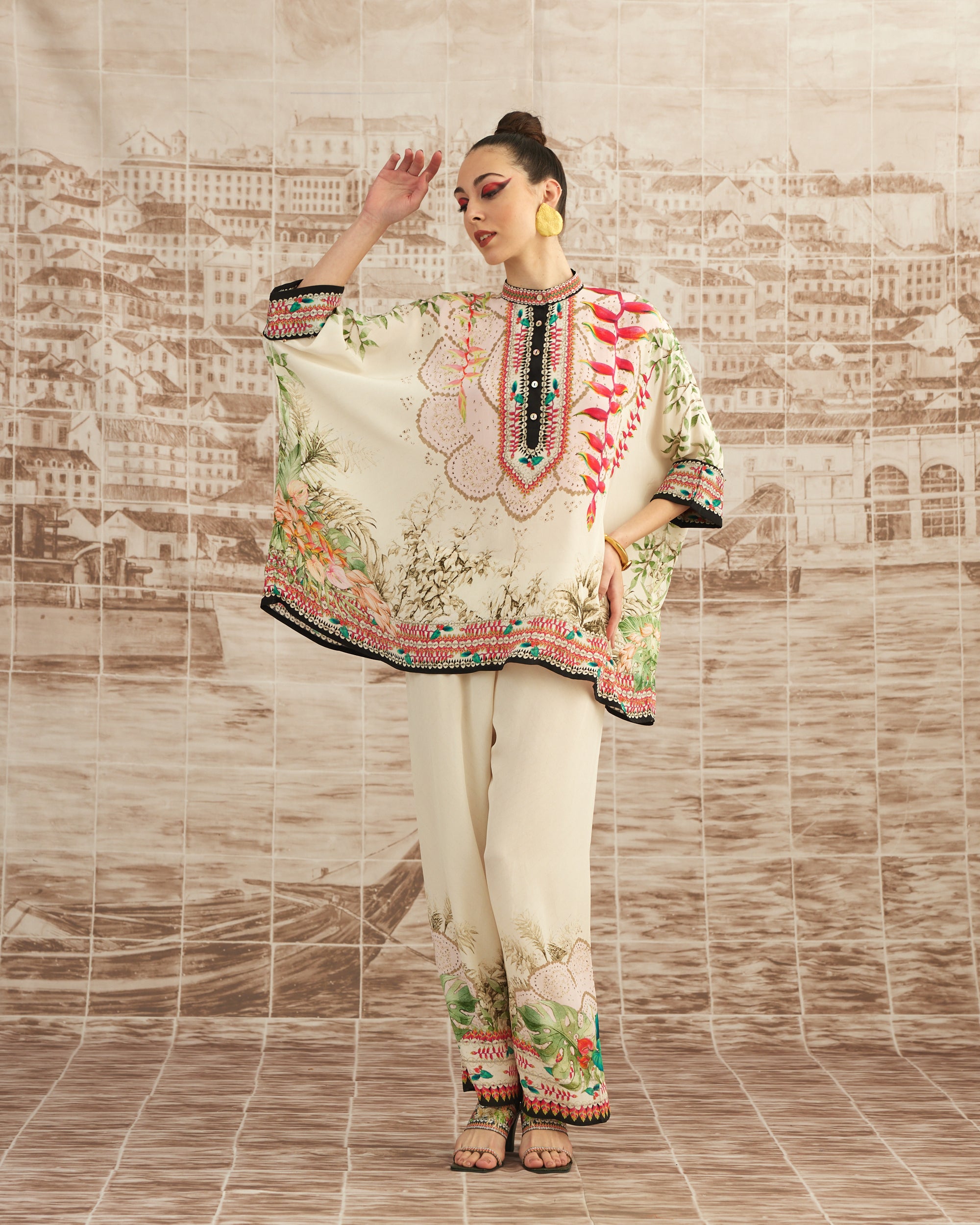 Love in Portofino (Heliconia) : Chanel - Ivory/Blush